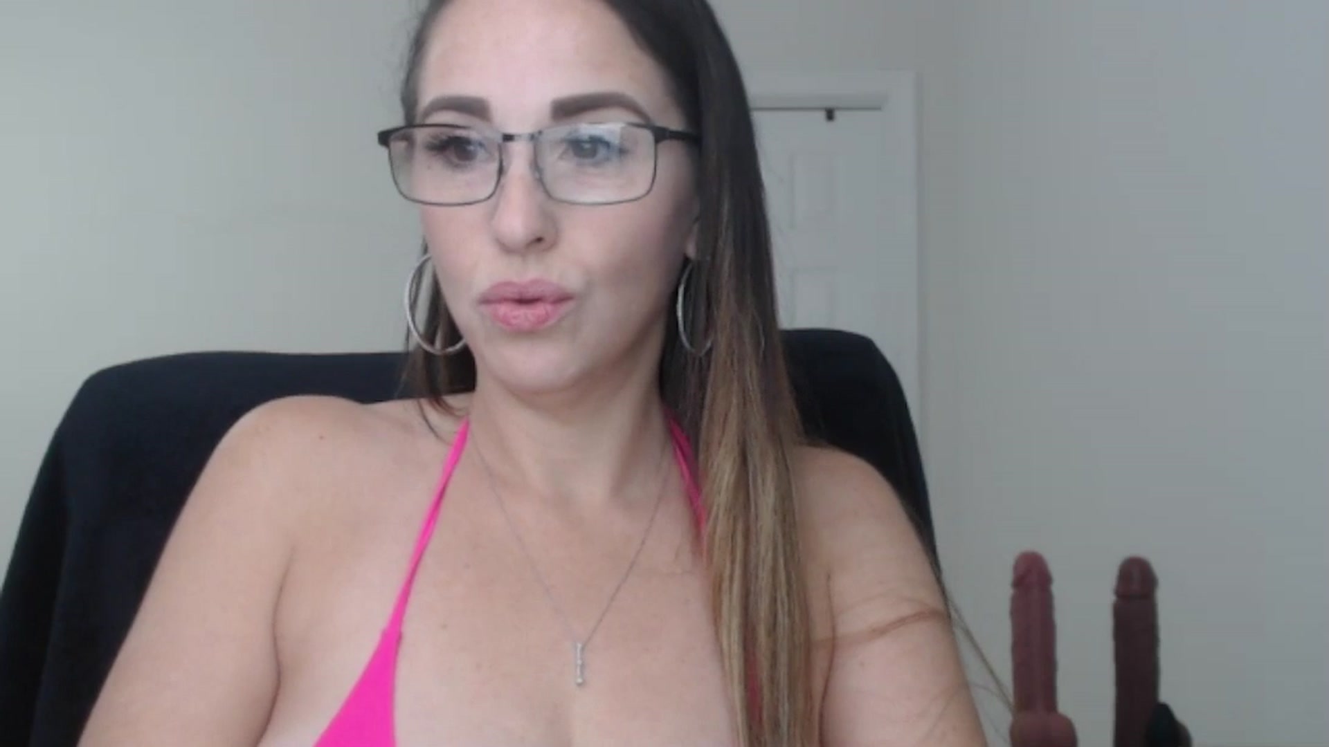Gallery image thumbnail from MiaMoris's myfreecams stream on, 12/17/2025, 17:55 image 9 of 20