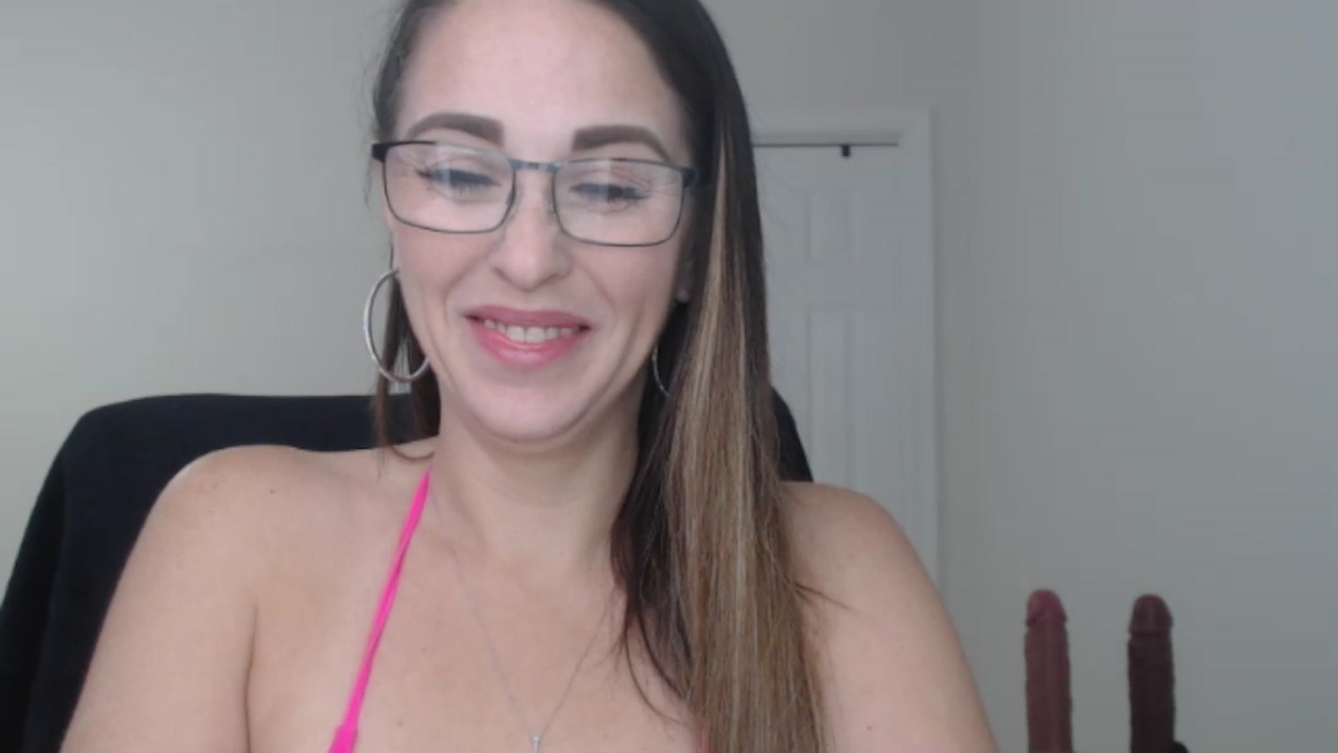 Gallery image thumbnail from MiaMoris's myfreecams stream on, 12/17/2025, 17:55 image 3 of 20