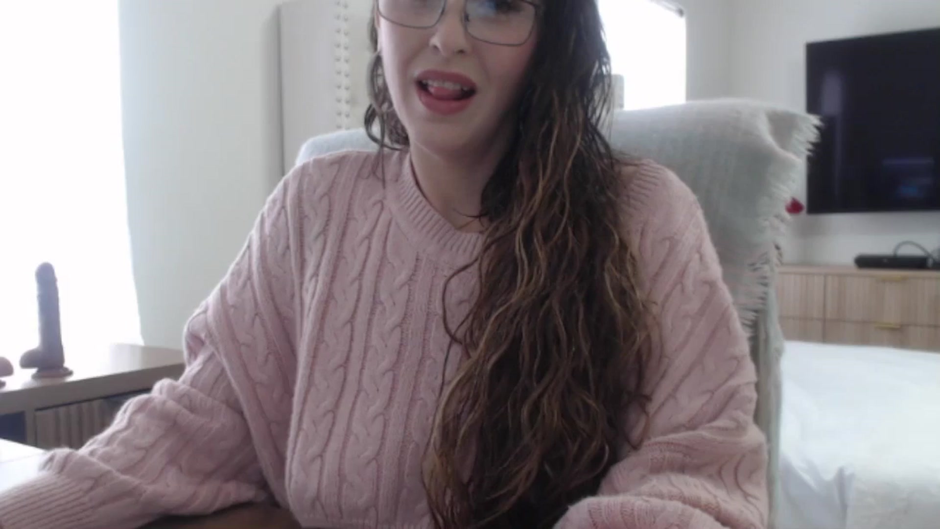 Gallery image thumbnail from MiaMoris's myfreecams stream on, 01/13/2026, 20:23 image 4 of 20