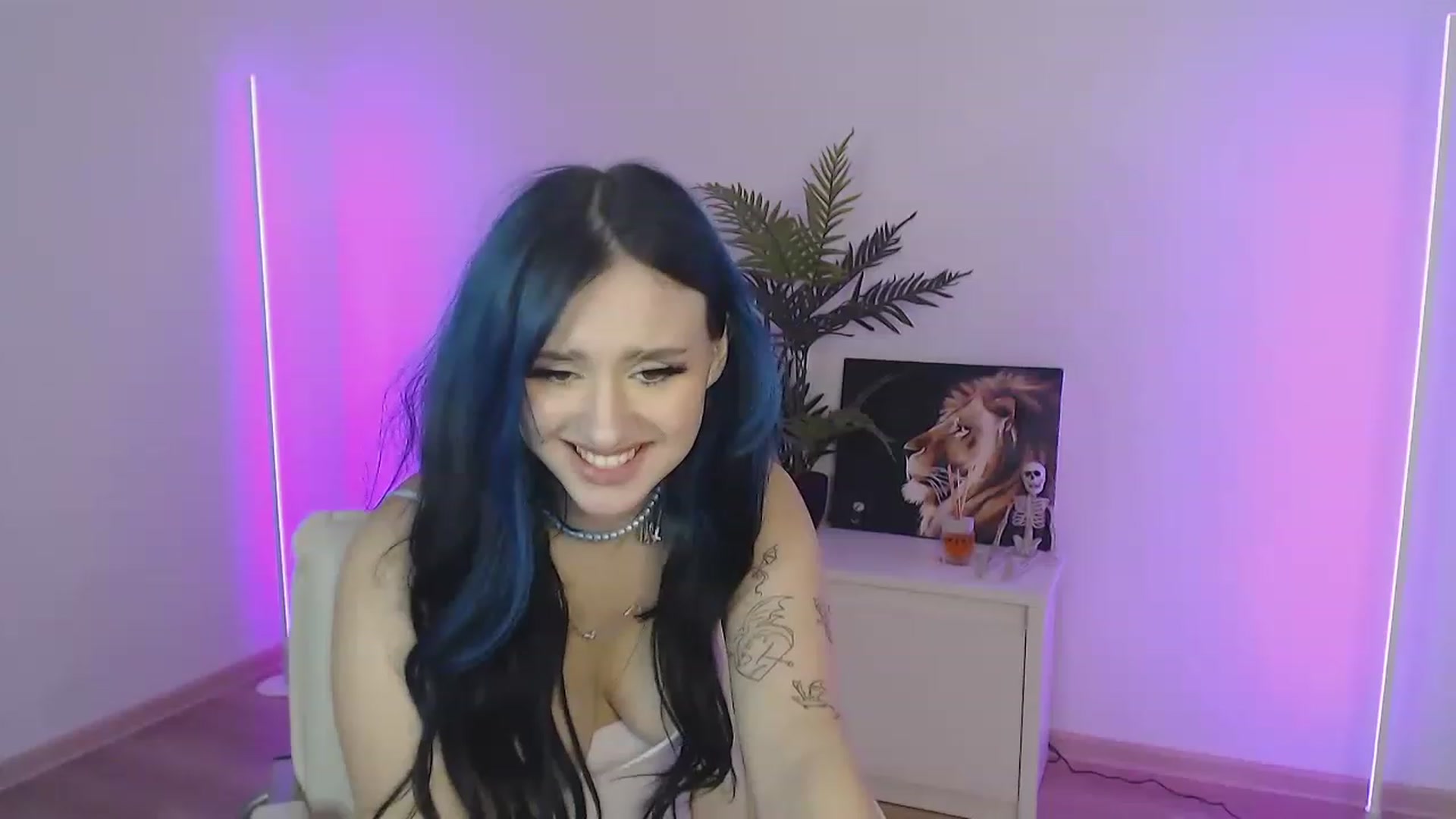 Gallery image thumbnail from MiaPhaola's myfreecams stream on, 11/14/2022, 14:51 image 20 of 20