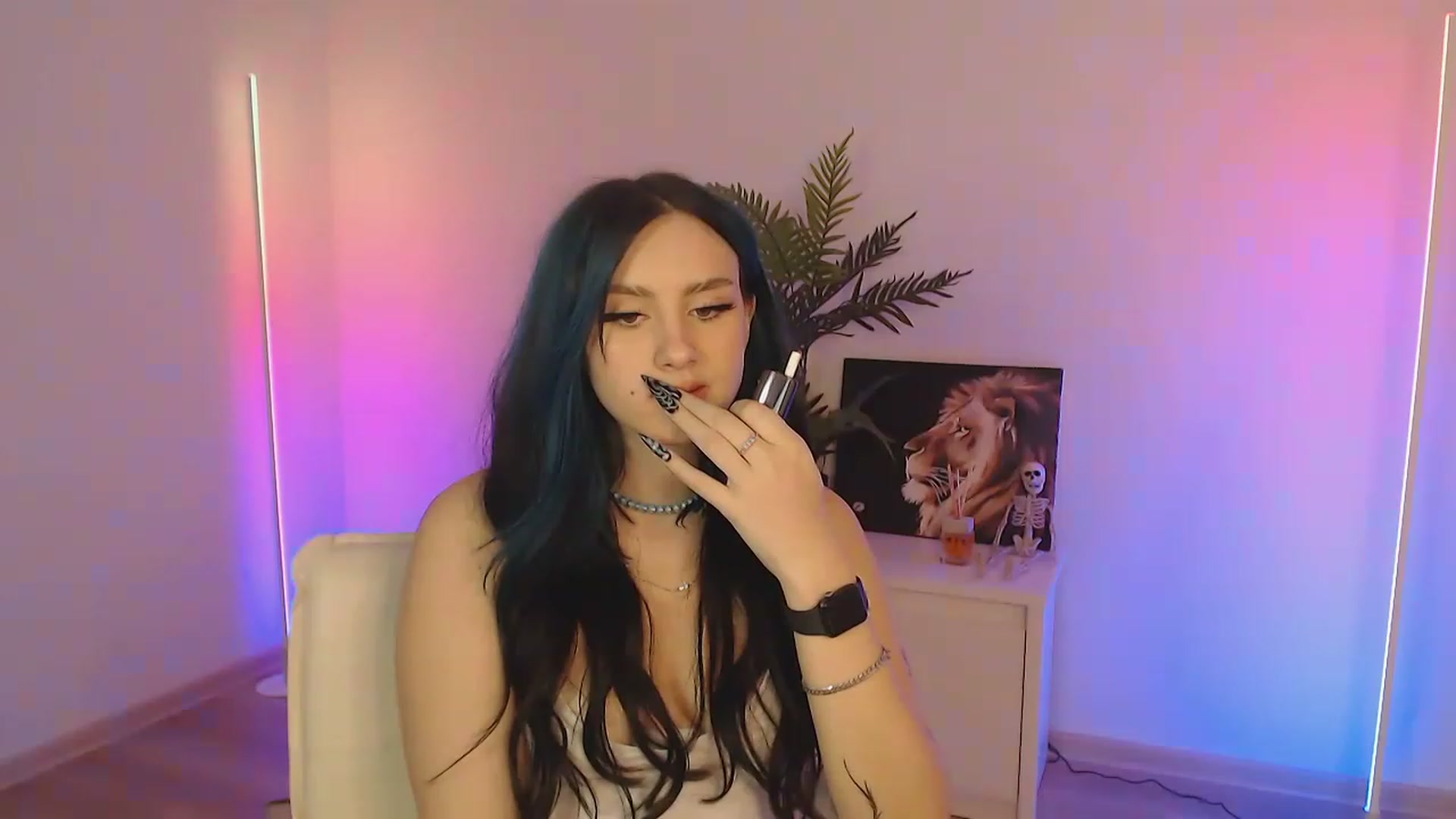 Gallery image thumbnail from MiaPhaola's myfreecams stream on, 11/14/2022, 14:51 image 3 of 20