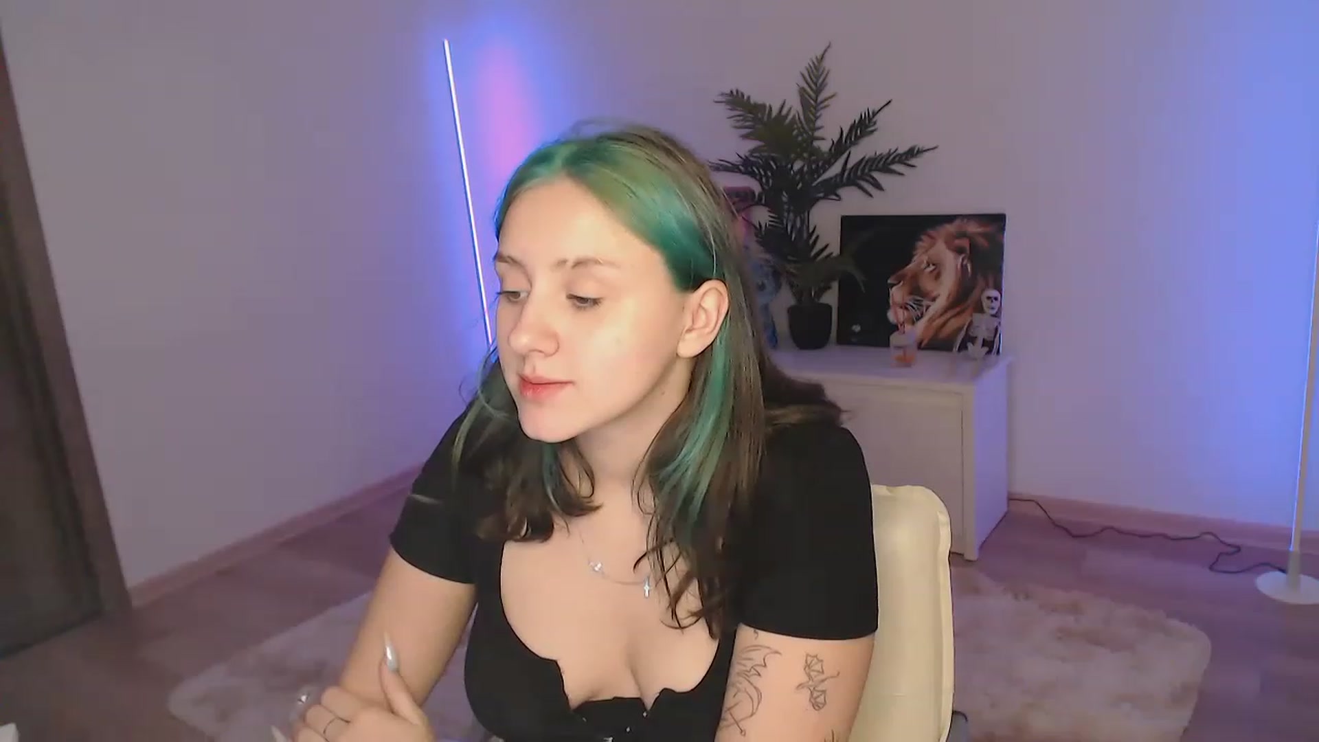Gallery image thumbnail from MiaPhaola's myfreecams stream on, 12/02/2022, 12:13 image 12 of 20