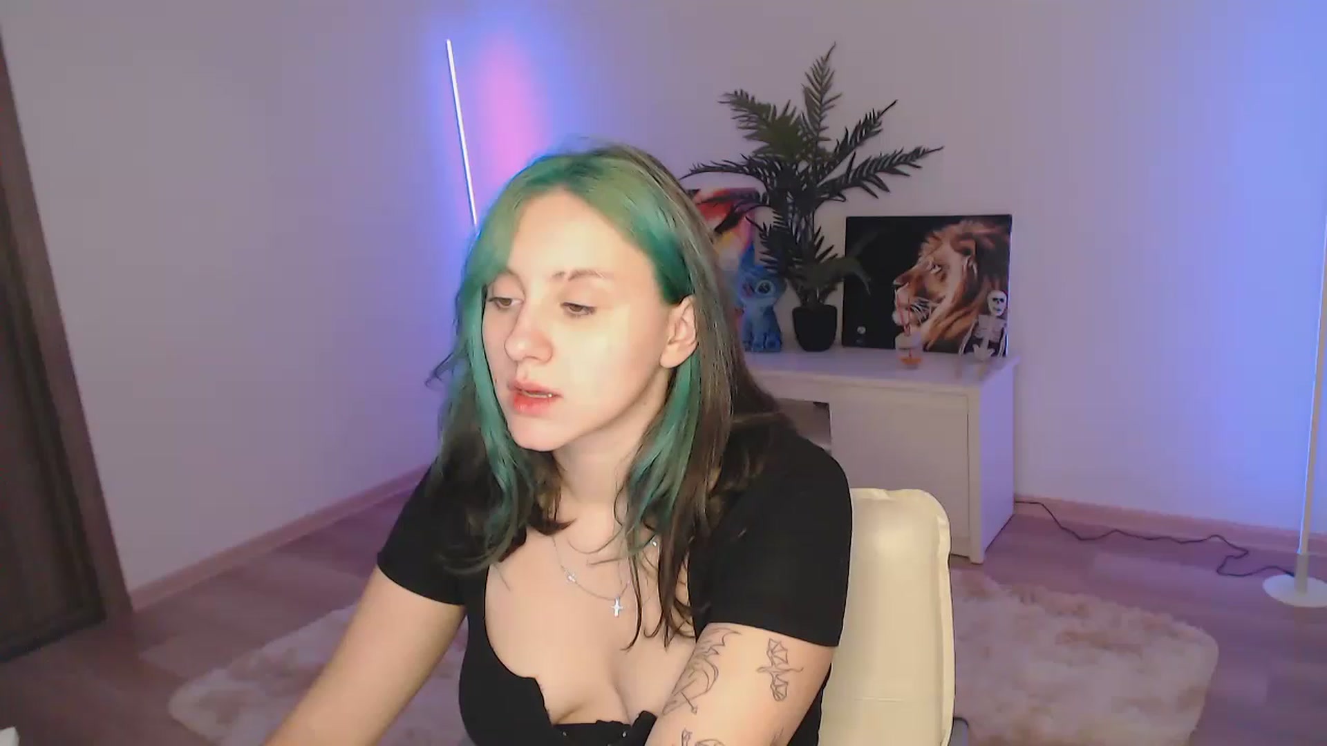 Gallery image thumbnail from MiaPhaola's myfreecams stream on, 12/02/2022, 12:13 image 10 of 20