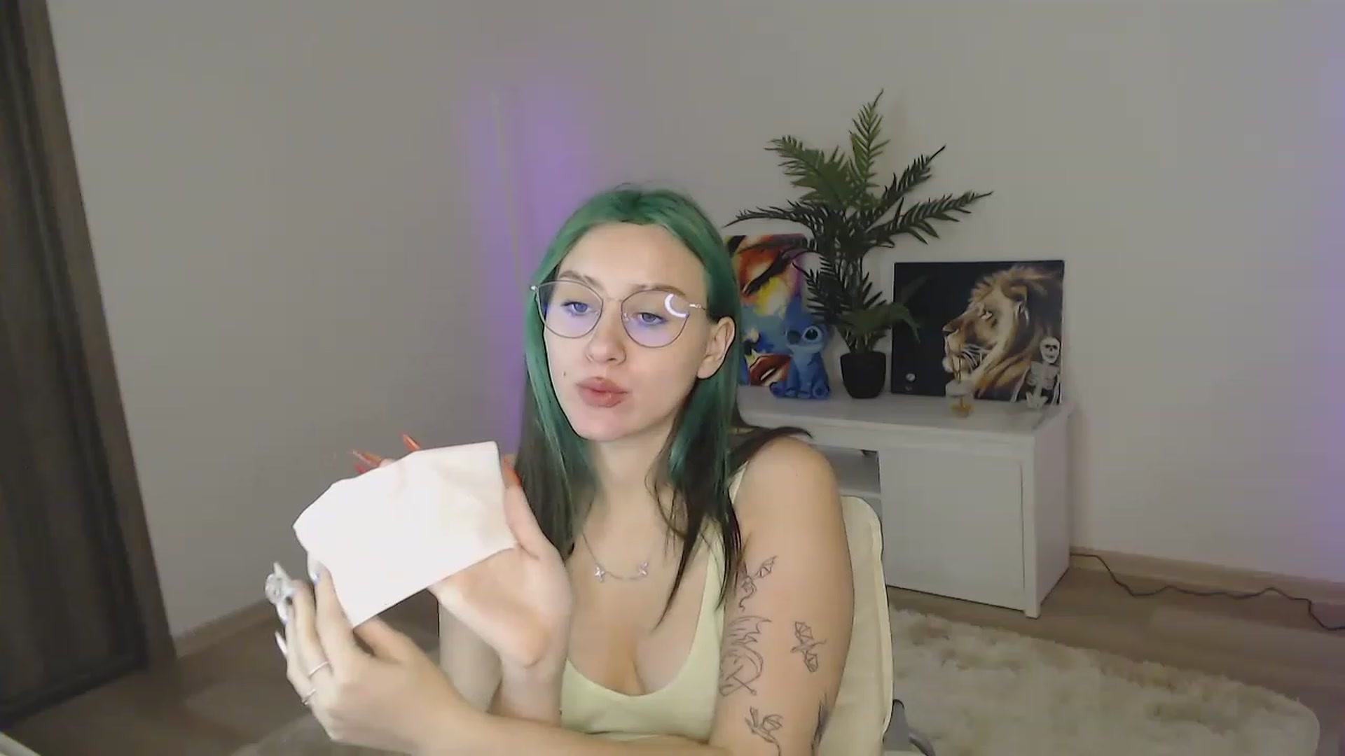 Gallery image thumbnail from MiaPhaola's myfreecams stream on, 12/04/2022, 09:07 image 6 of 20