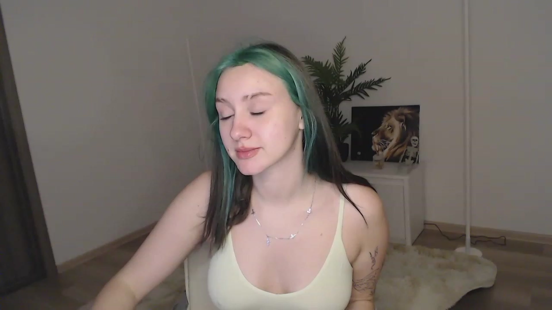 Gallery image thumbnail from MiaPhaola's myfreecams stream on, 12/04/2022, 09:26 image 1 of 20