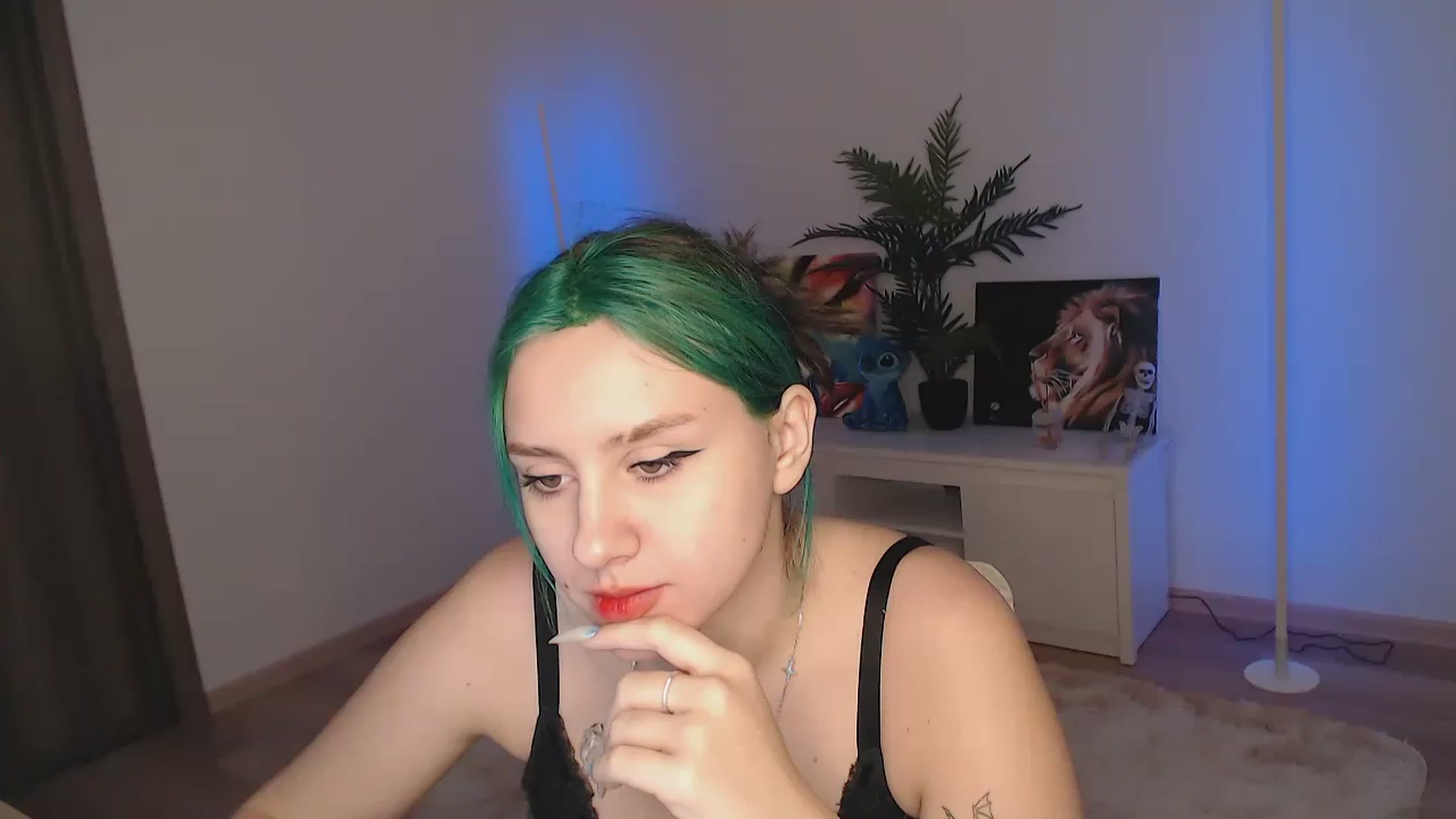 Gallery image thumbnail from MiaPhaola's myfreecams stream on, 12/05/2022, 09:19 image 4 of 20