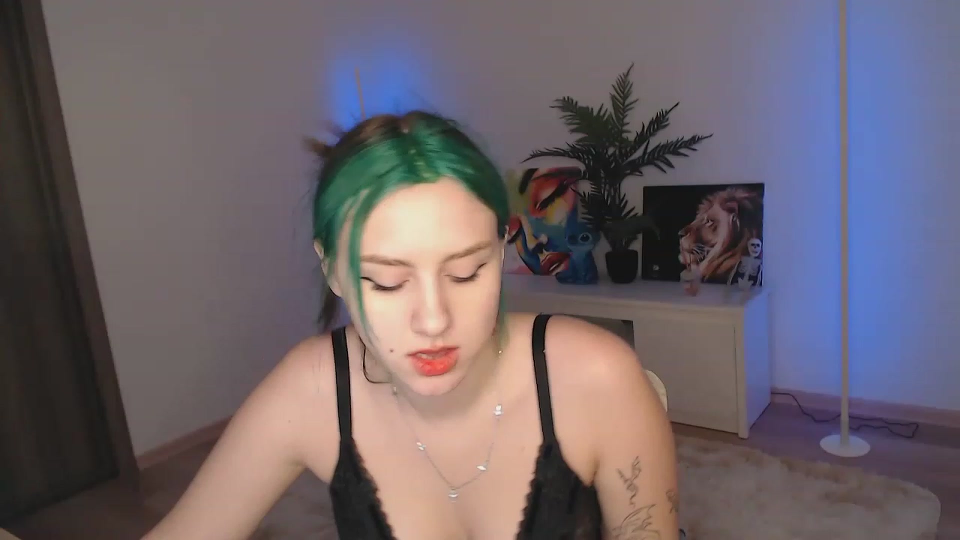 Gallery image thumbnail from MiaPhaola's myfreecams stream on, 12/05/2022, 09:19 image 2 of 20
