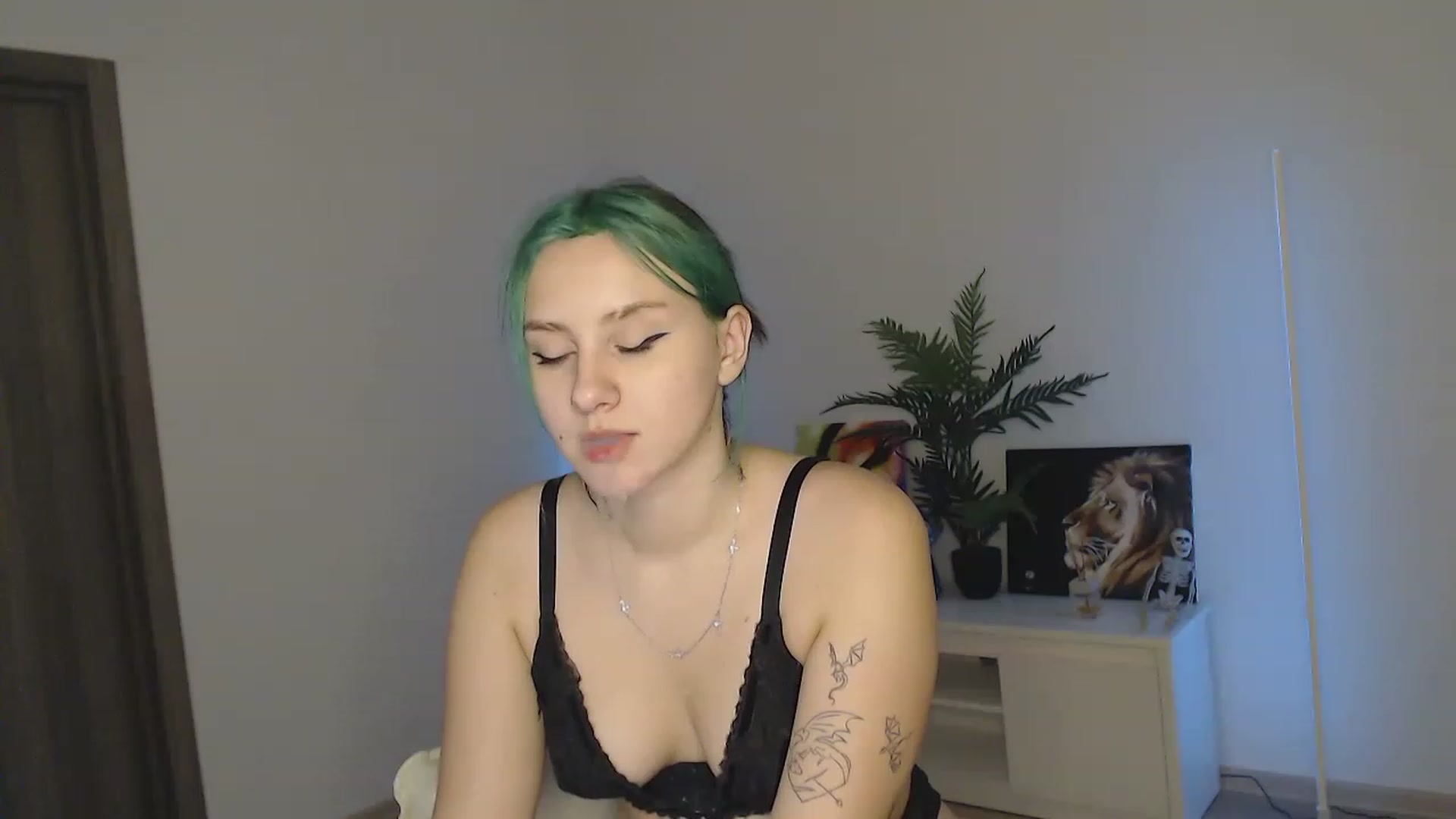 Gallery image thumbnail from MiaPhaola's myfreecams stream on, 12/05/2022, 11:28 image 17 of 20