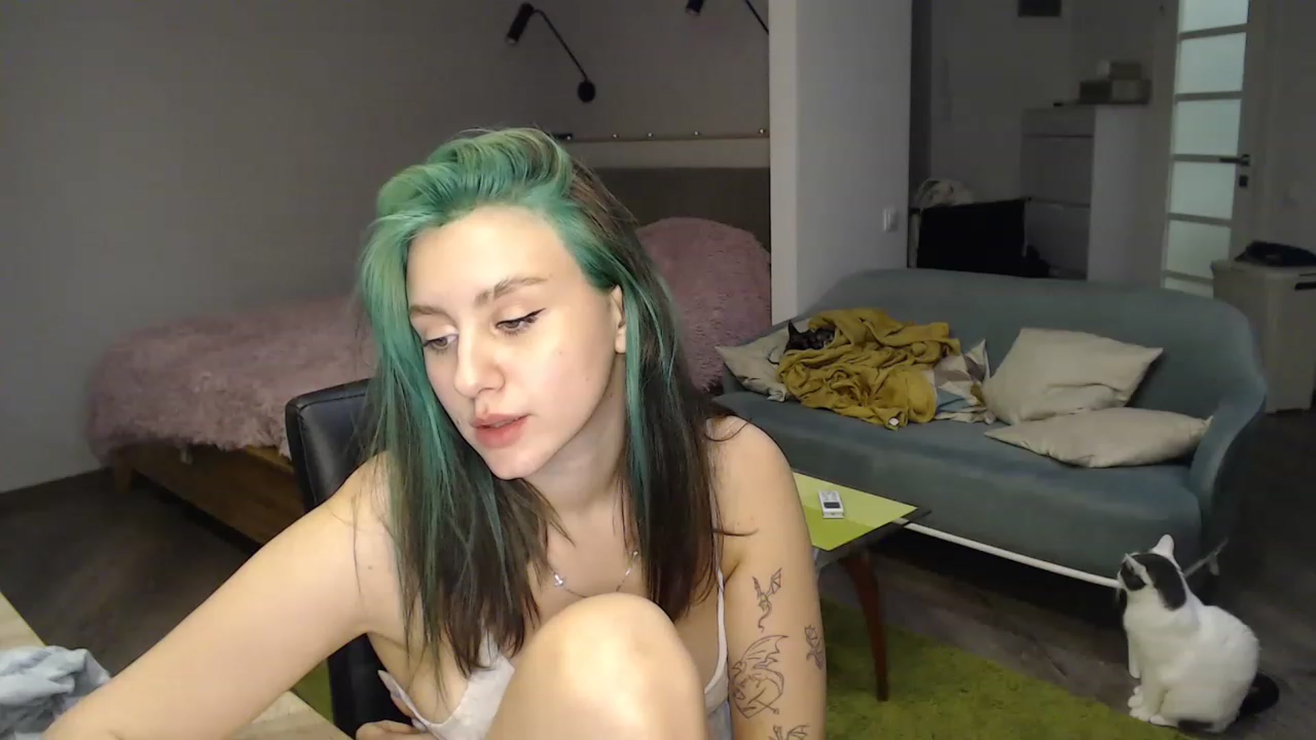 Gallery image thumbnail from MiaPhaola's myfreecams stream on, 12/08/2022, 11:18 image 9 of 20
