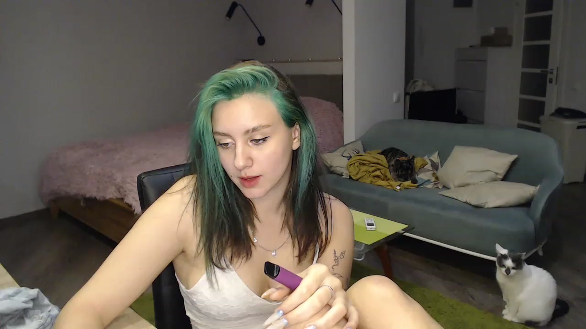 Gallery image thumbnail from MiaPhaola's myfreecams stream on, 12/08/2022, 11:18 image 10 of 20