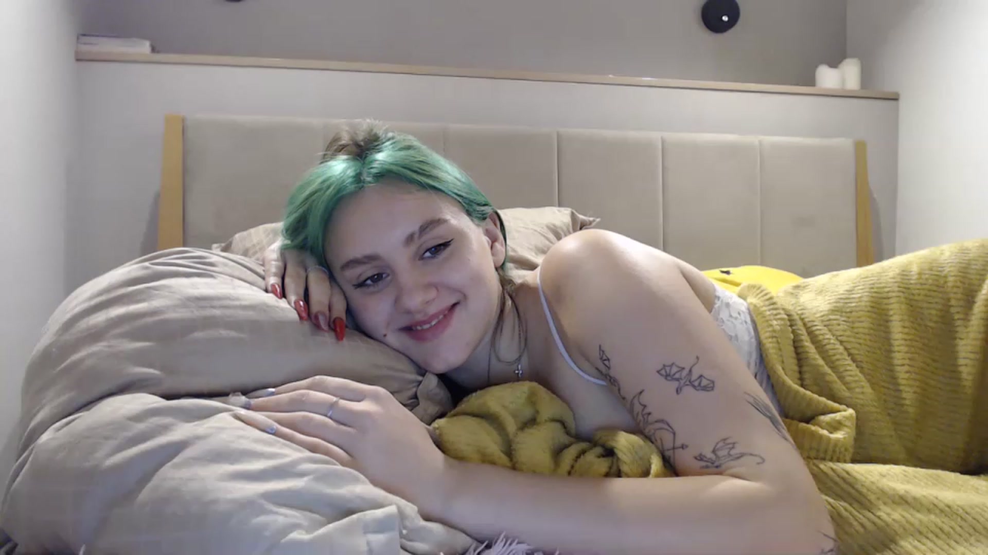 Gallery image thumbnail from MiaPhaola's myfreecams stream on, 12/08/2022, 12:02 image 9 of 20