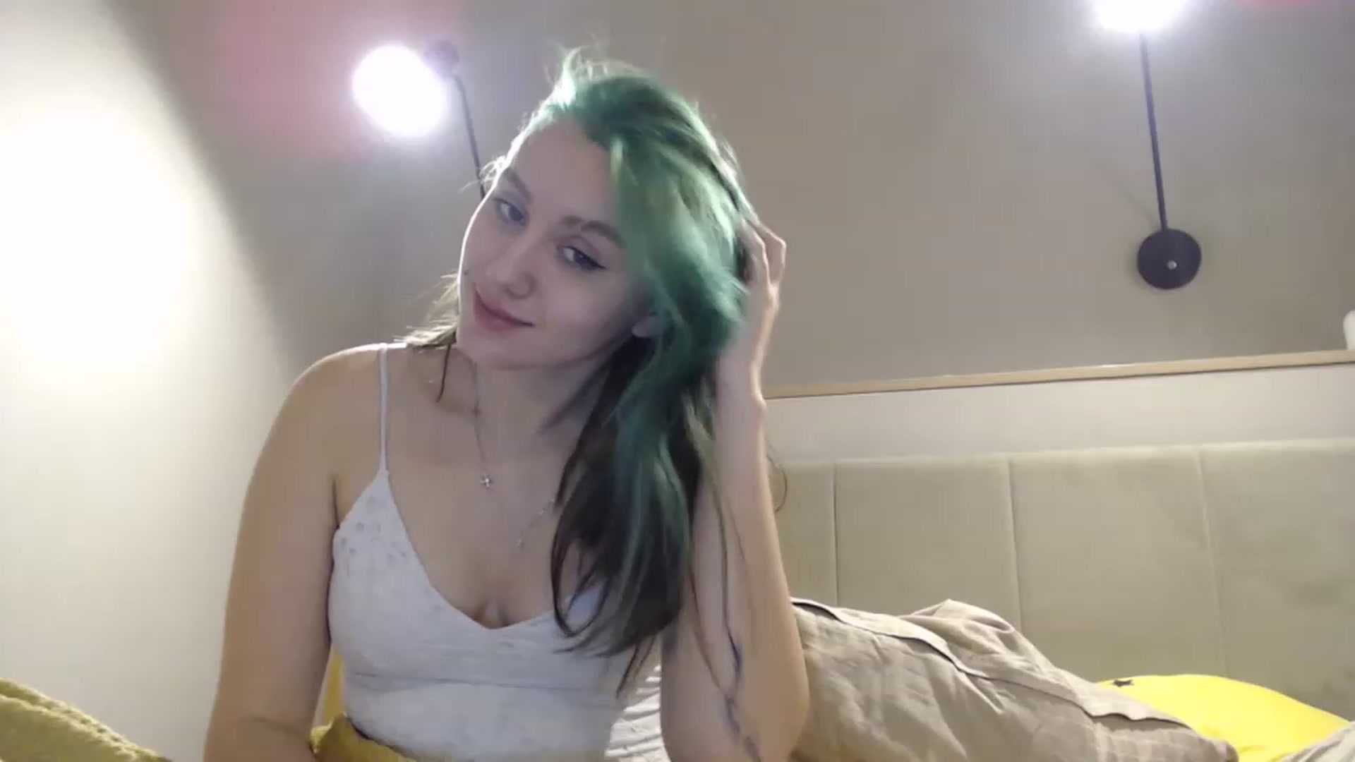 Gallery image thumbnail from MiaPhaola's myfreecams stream on, 12/08/2022, 13:33 image 14 of 20