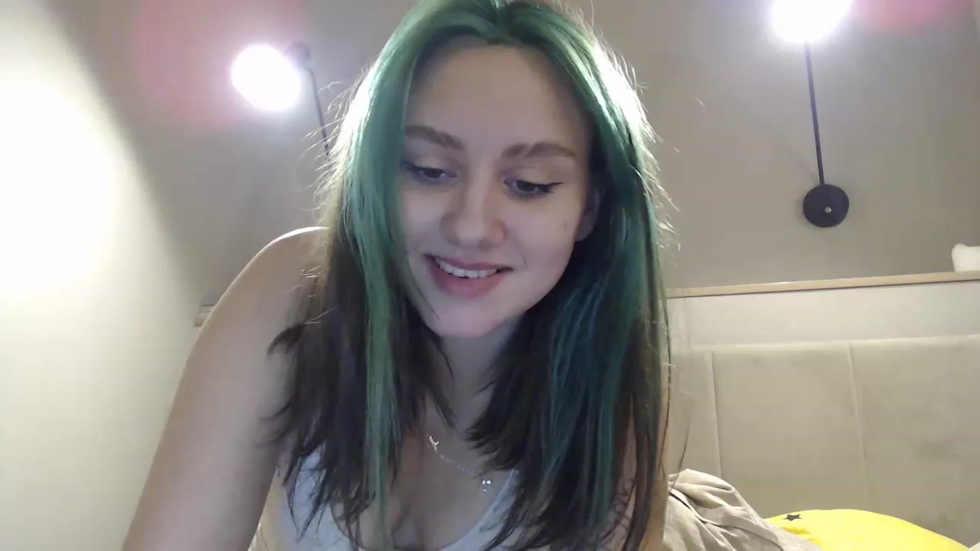 Gallery image thumbnail from MiaPhaola's myfreecams stream on, 12/08/2022, 13:33 image 16 of 20