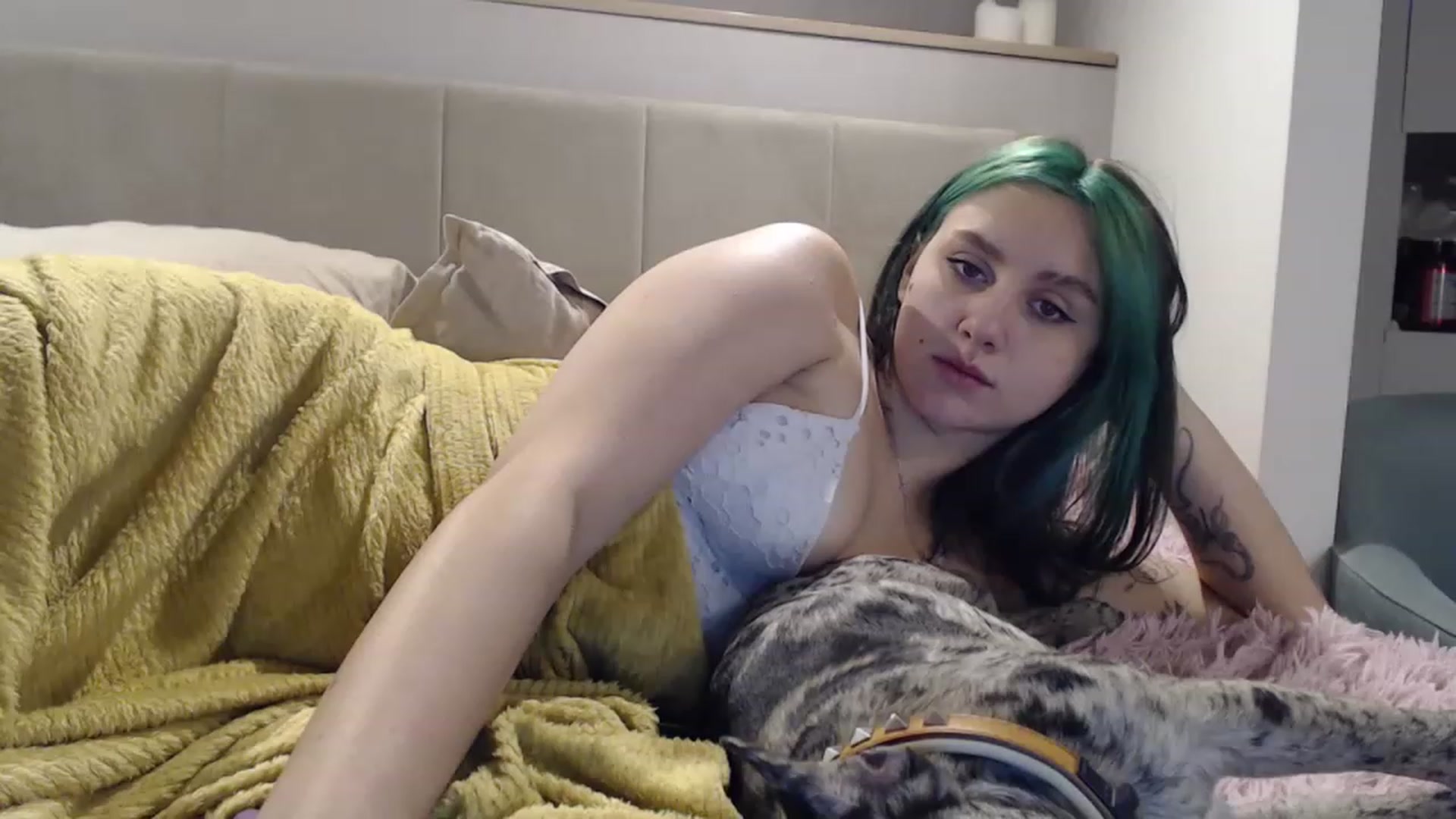 Gallery image thumbnail from MiaPhaola's myfreecams stream on, 12/08/2022, 13:33 image 10 of 20