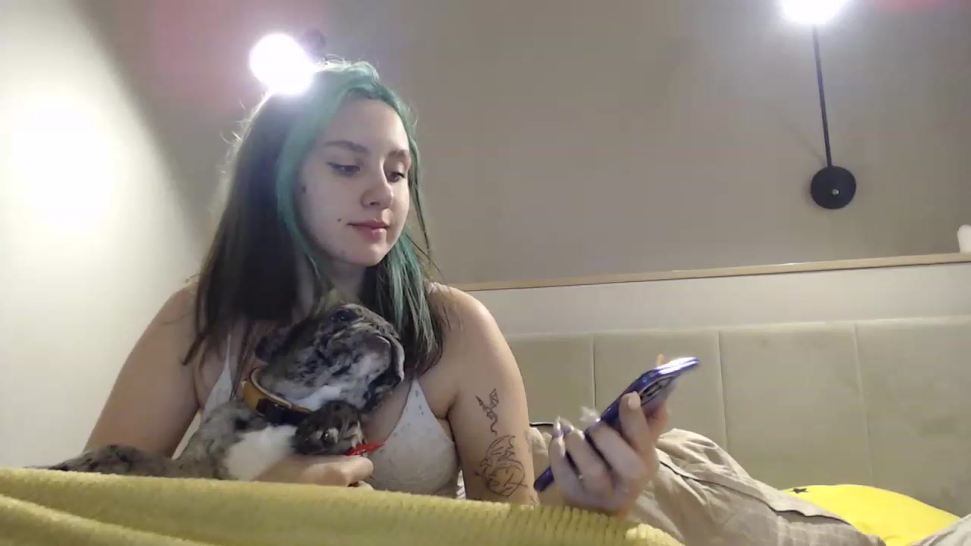 Gallery image thumbnail from MiaPhaola's myfreecams stream on, 12/08/2022, 13:33 image 15 of 20