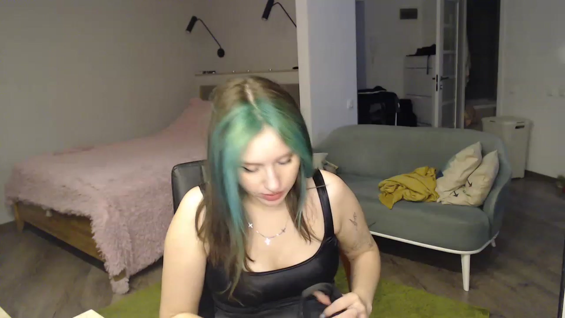 Gallery image thumbnail from MiaPhaola's myfreecams stream on, 12/09/2022, 09:34 image 2 of 20