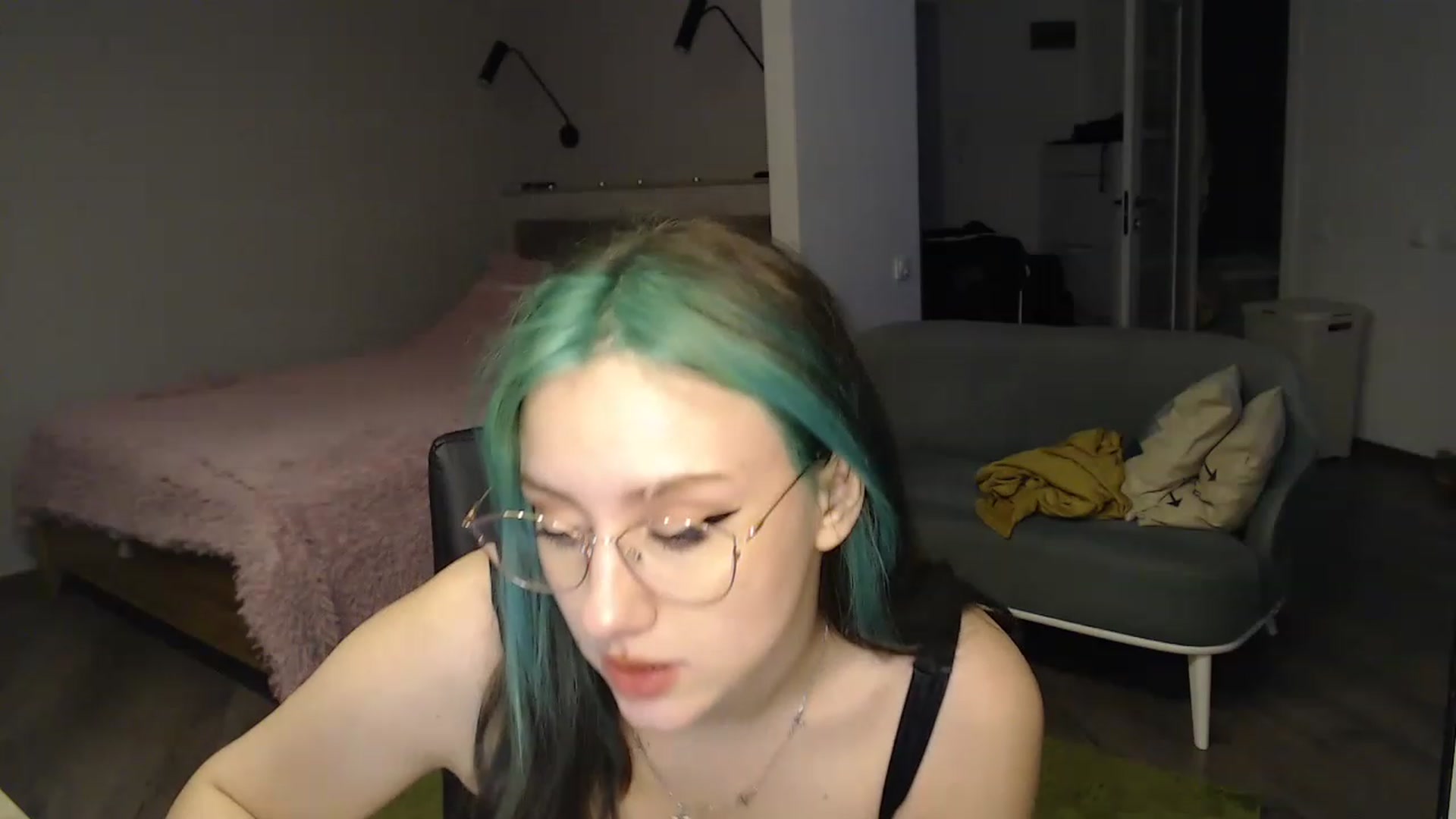 Gallery image thumbnail from MiaPhaola's myfreecams stream on, 12/09/2022, 09:34 image 3 of 20