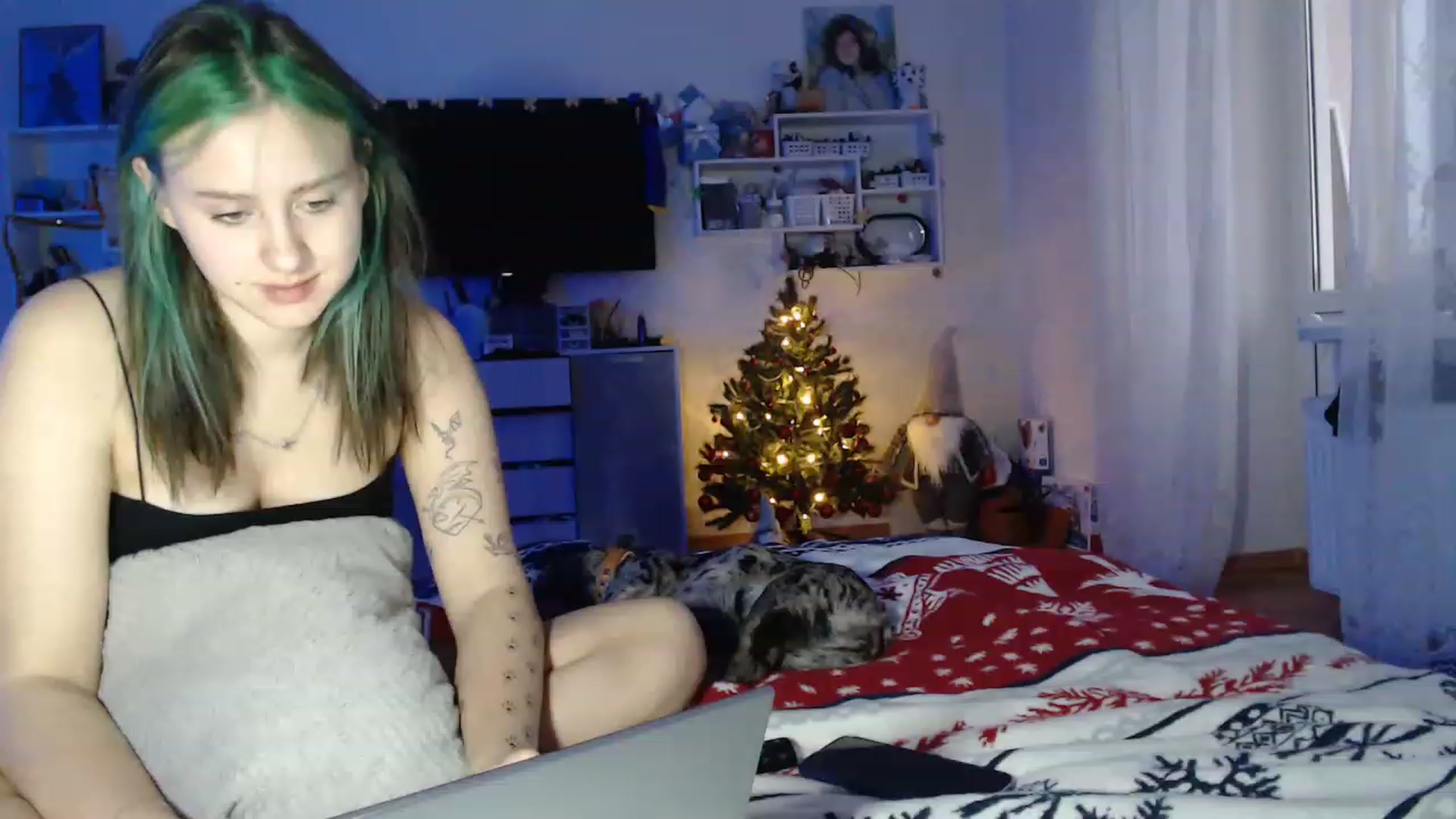 Gallery image thumbnail from MiaPhaola's myfreecams stream on, 12/15/2022, 14:12 image 20 of 20