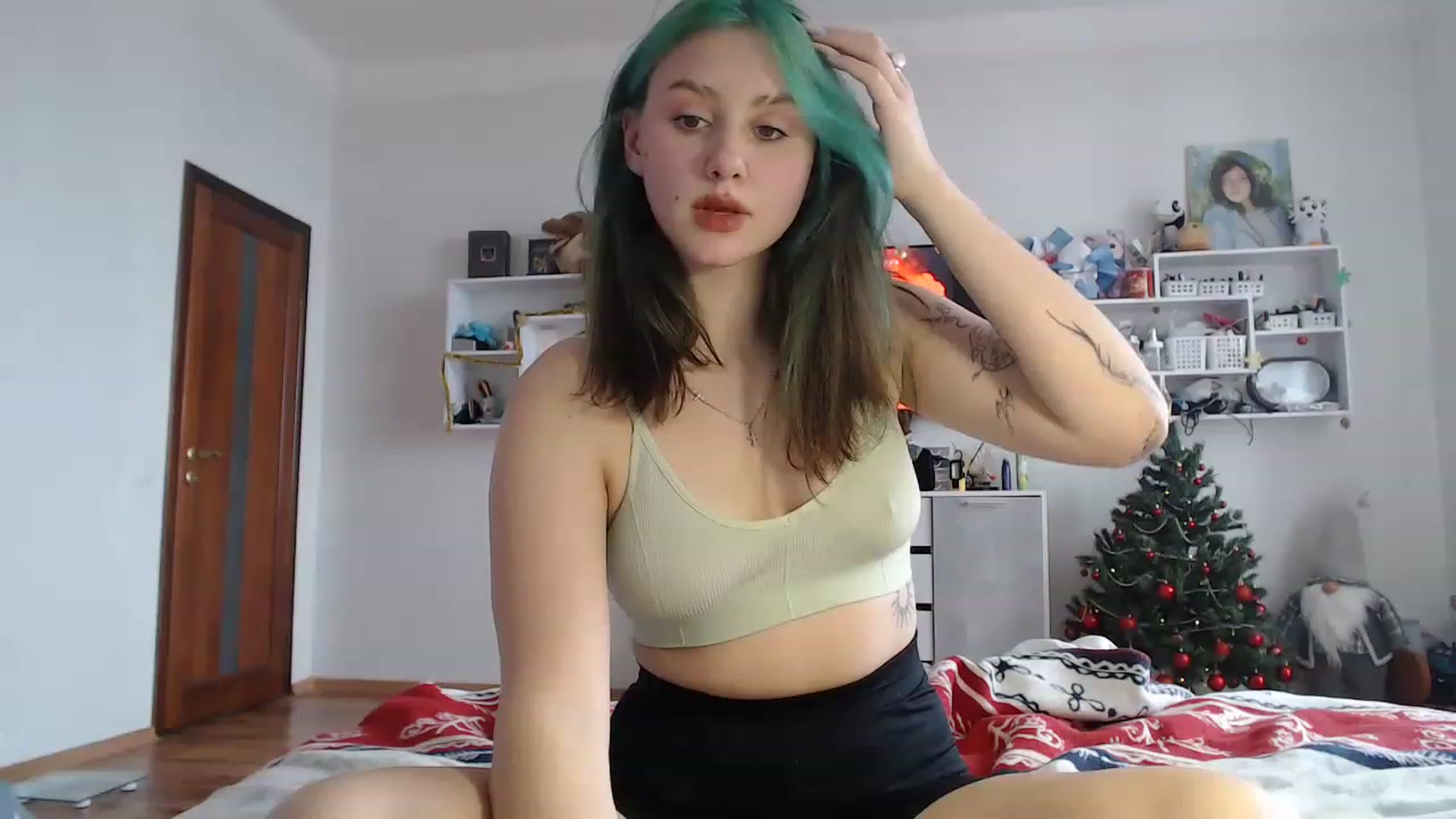 Gallery image thumbnail from MiaPhaola's myfreecams stream on, 12/17/2022, 13:05 image 2 of 20