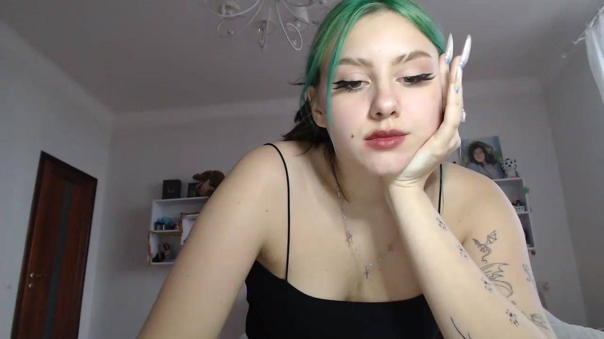 Gallery image thumbnail from MiaPhaola's myfreecams stream on, 12/18/2022, 13:34 image 9 of 20