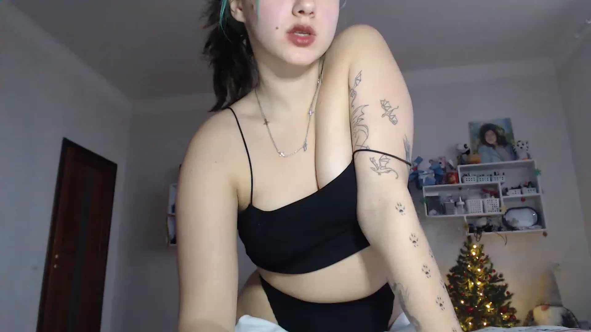 Gallery image thumbnail from MiaPhaola's myfreecams stream on, 12/18/2022, 13:34 image 17 of 20