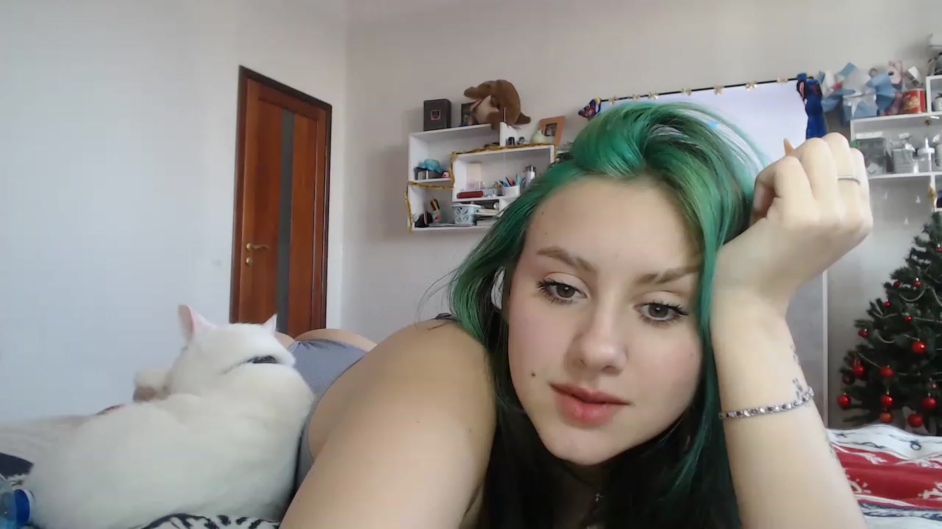 Gallery image thumbnail from MiaPhaola's myfreecams stream on, 12/19/2022, 13:38 image 2 of 20