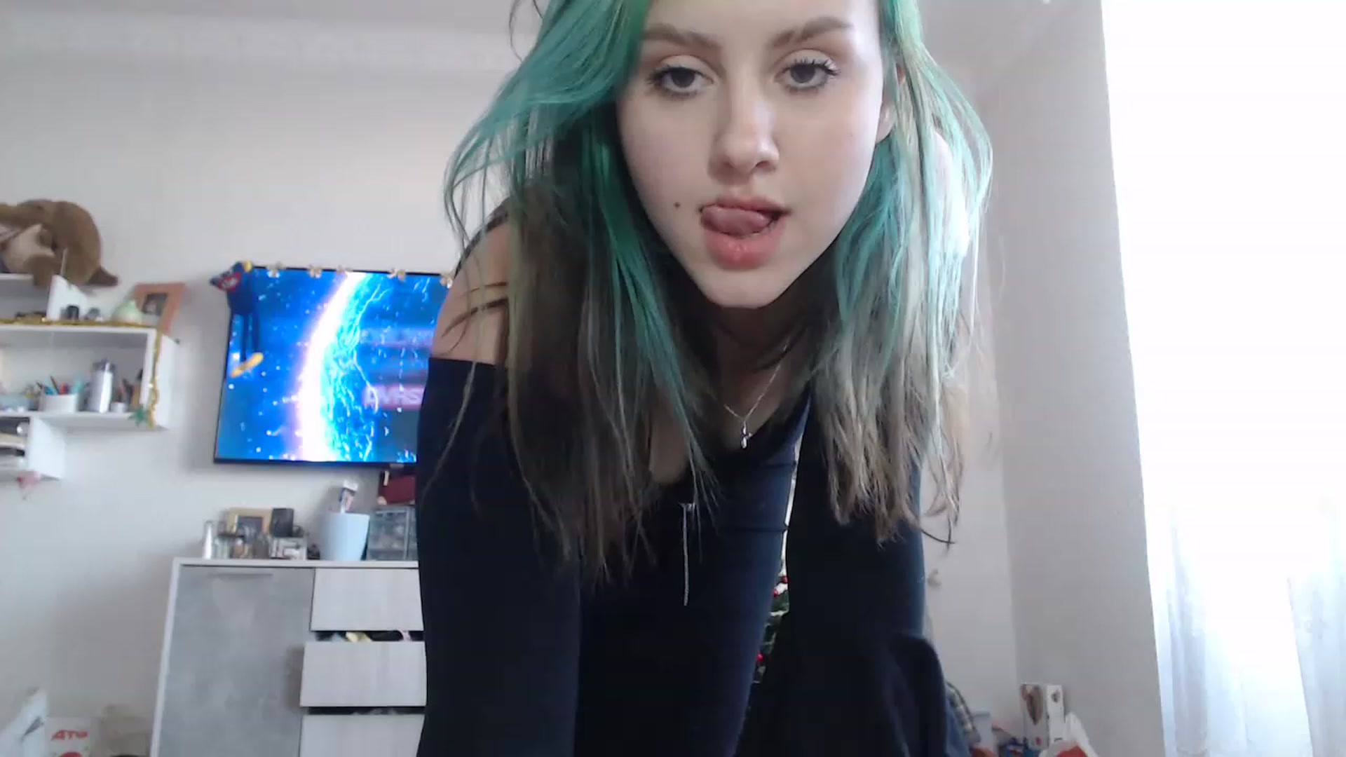 Gallery image thumbnail from MiaPhaola's myfreecams stream on, 12/19/2022, 13:38 image 7 of 20