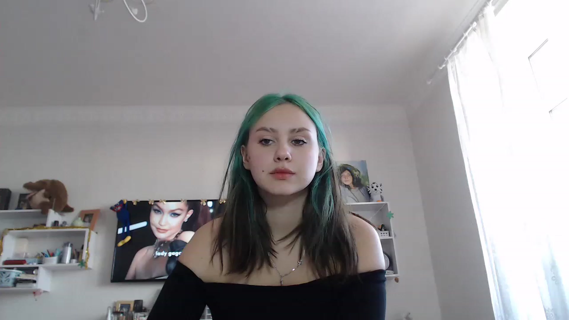 Gallery image thumbnail from MiaPhaola's myfreecams stream on, 12/19/2022, 13:38 image 13 of 20