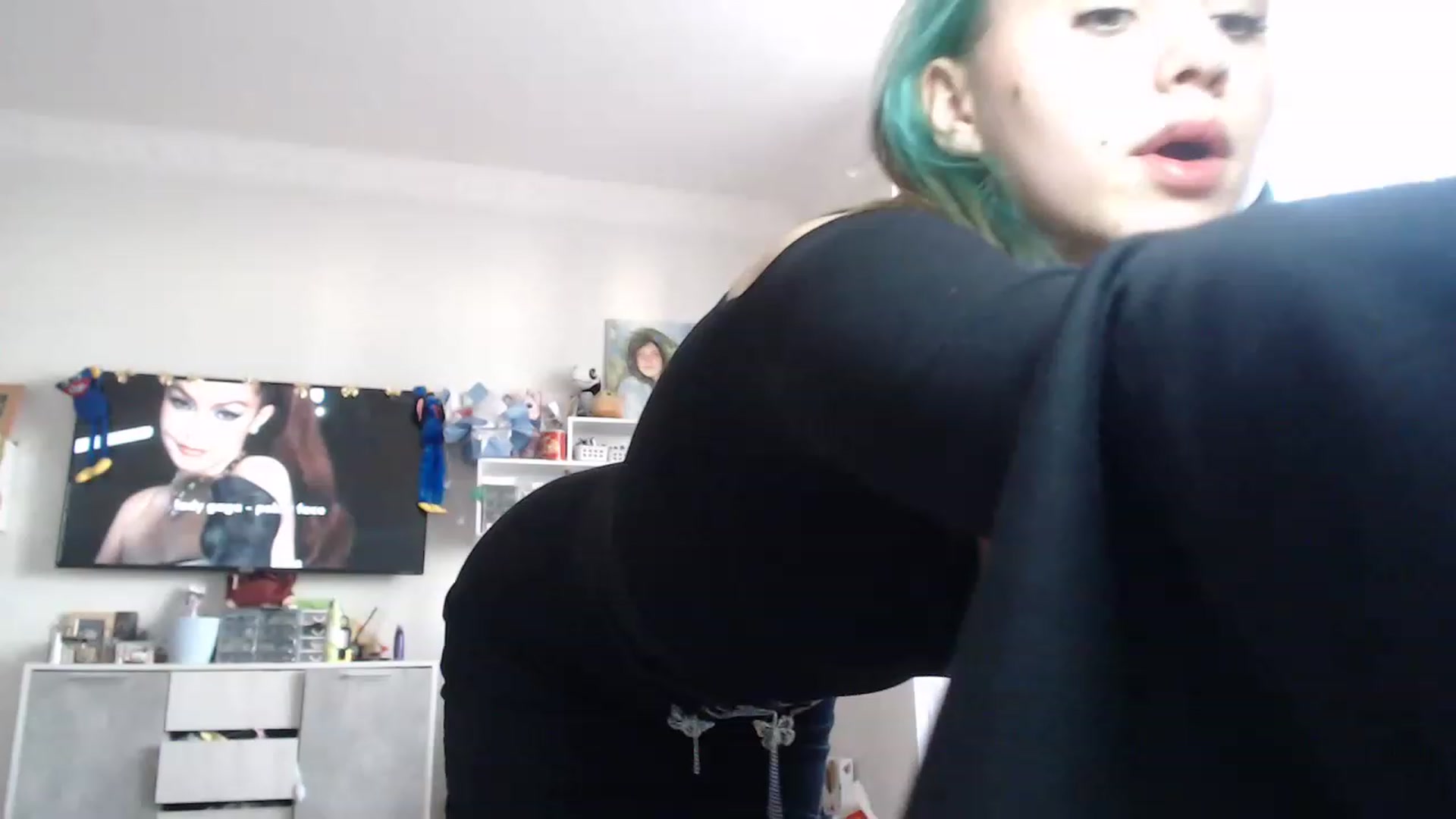 Gallery image thumbnail from MiaPhaola's myfreecams stream on, 12/19/2022, 13:38 image 14 of 20