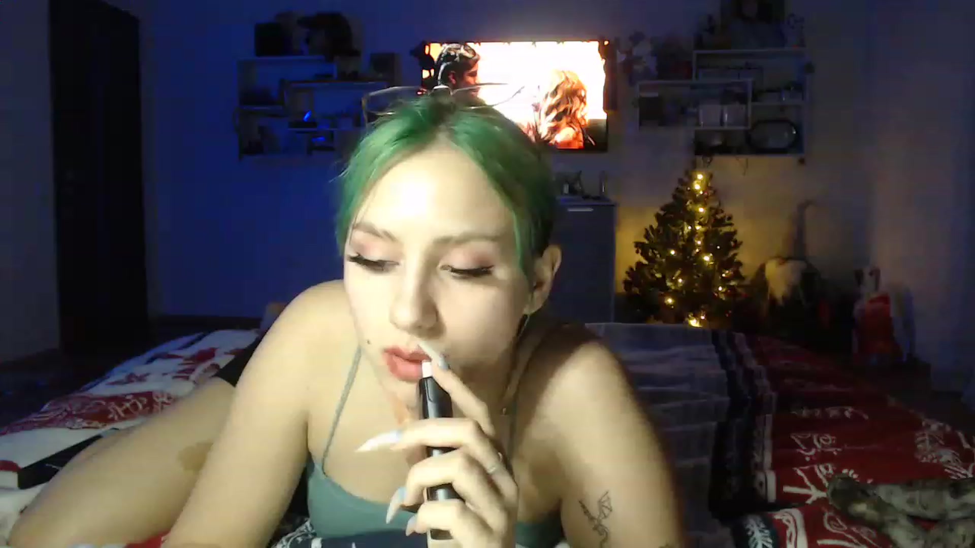 Gallery image thumbnail from MiaPhaola's myfreecams stream on, 12/21/2022, 22:08 image 1 of 20