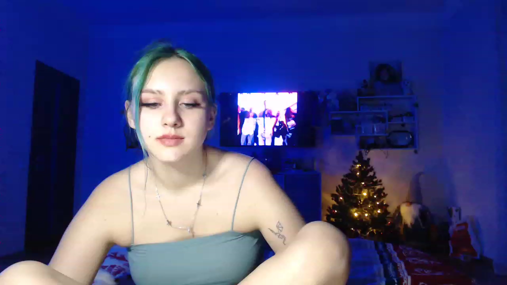 Gallery image thumbnail from MiaPhaola's myfreecams stream on, 12/21/2022, 22:08 image 15 of 20