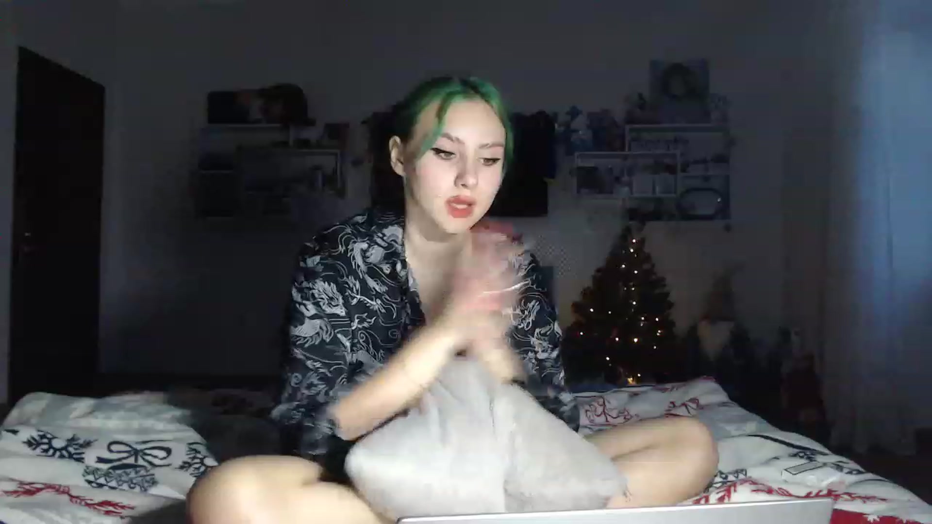 Gallery image thumbnail from MiaPhaola's myfreecams stream on, 12/22/2022, 14:55 image 4 of 20