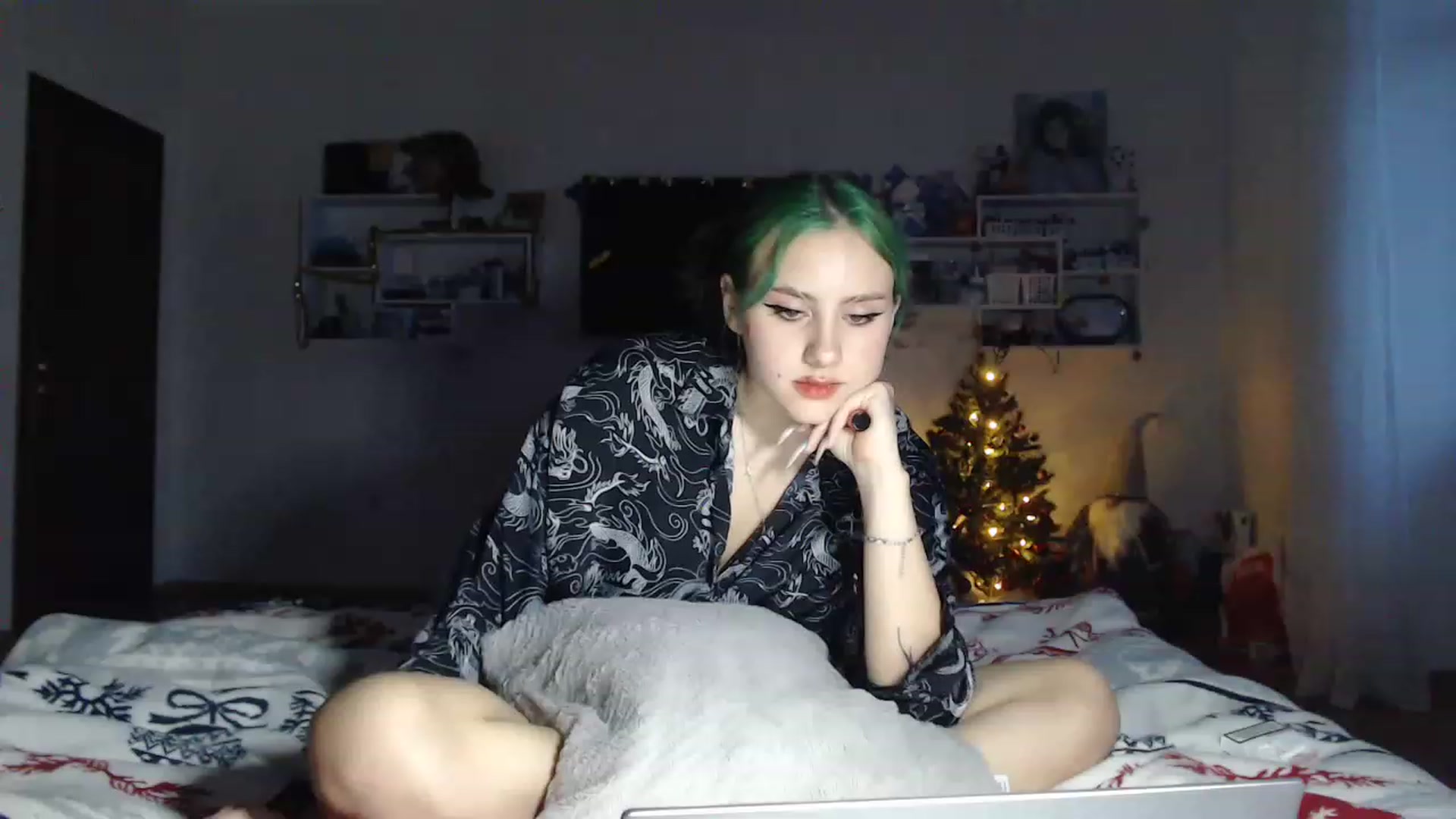 Gallery image thumbnail from MiaPhaola's myfreecams stream on, 12/22/2022, 14:55 image 3 of 20