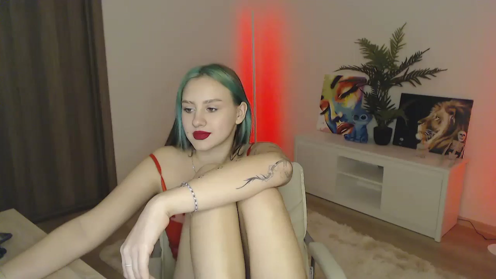 Gallery image thumbnail from MiaPhaola's myfreecams stream on, 12/24/2022, 09:22 image 1 of 20