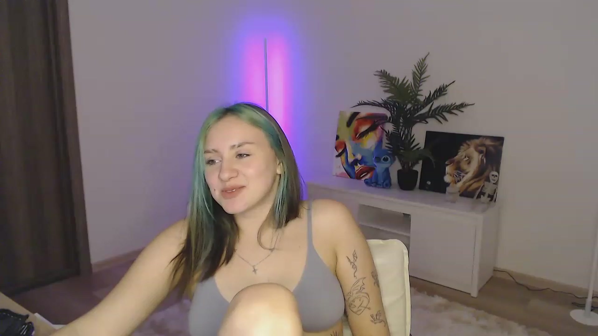 Gallery image thumbnail from MiaPhaola's myfreecams stream on, 12/26/2022, 09:50 image 5 of 20