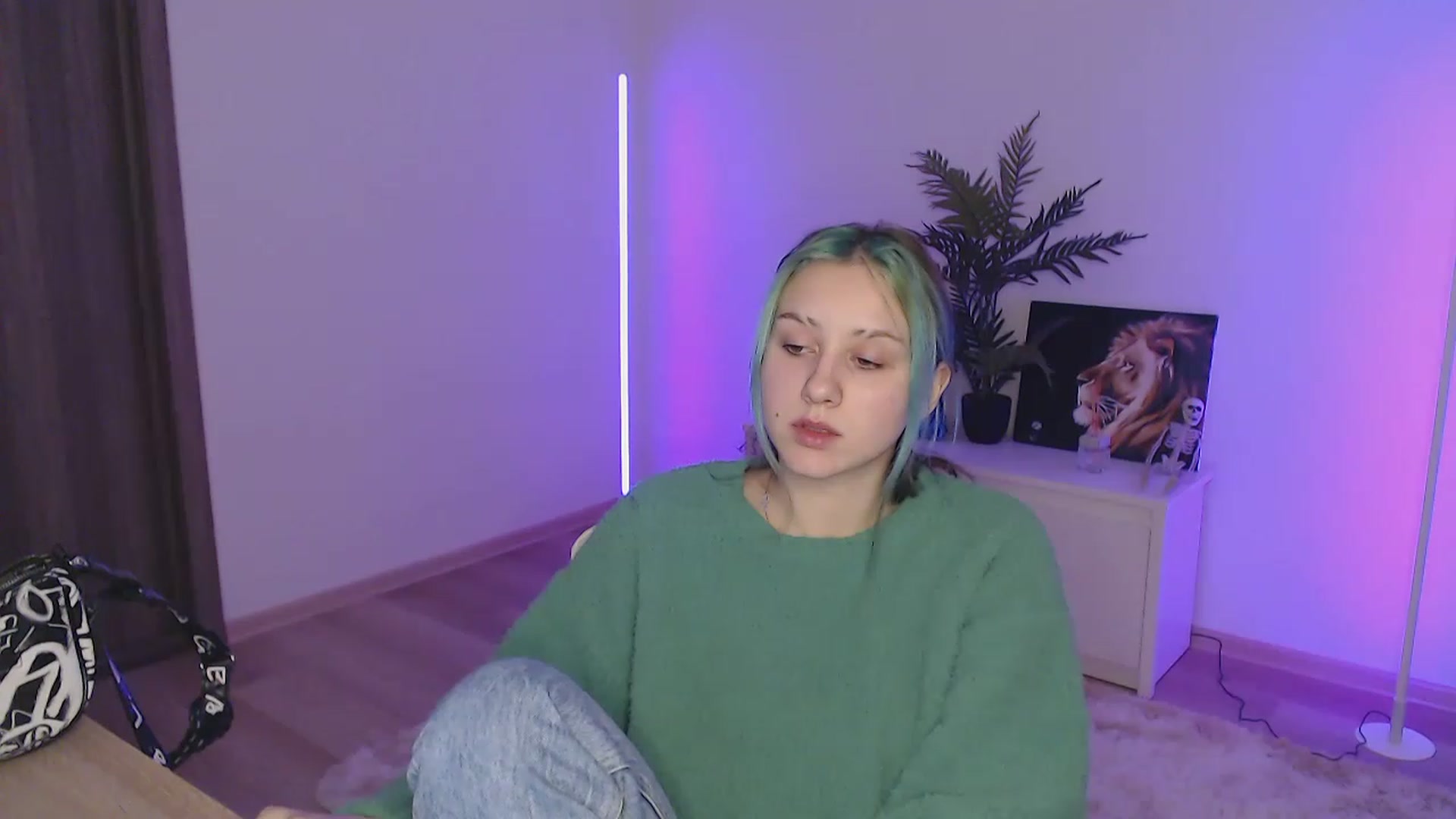 Gallery image thumbnail from MiaPhaola's myfreecams stream on, 12/27/2022, 09:16 image 16 of 20
