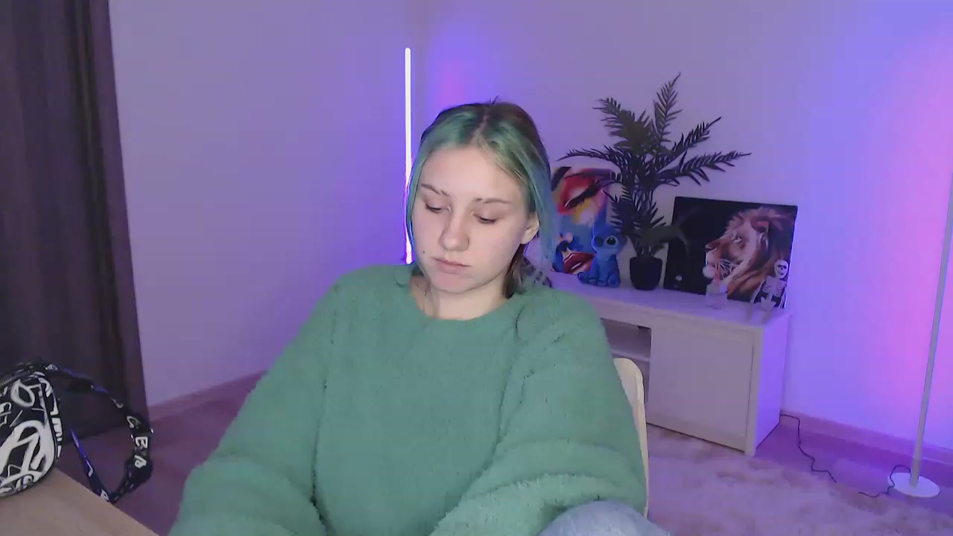Gallery image thumbnail from MiaPhaola's myfreecams stream on, 12/27/2022, 09:16 image 18 of 20