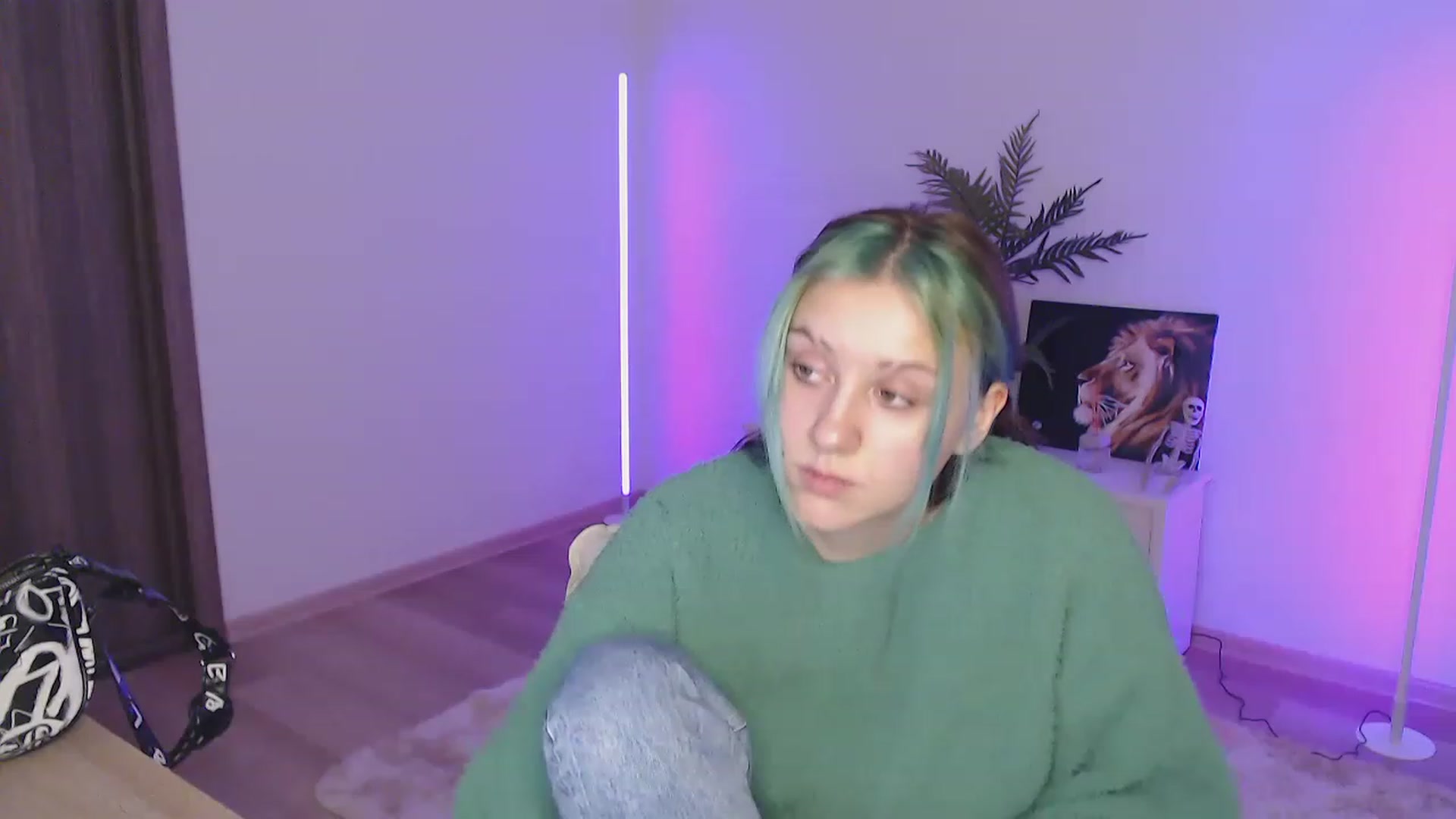 Gallery image thumbnail from MiaPhaola's myfreecams stream on, 12/27/2022, 09:16 image 9 of 20