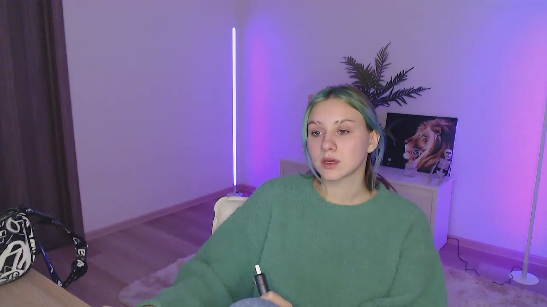 Gallery image thumbnail from MiaPhaola's myfreecams stream on, 12/27/2022, 09:16 image 12 of 20