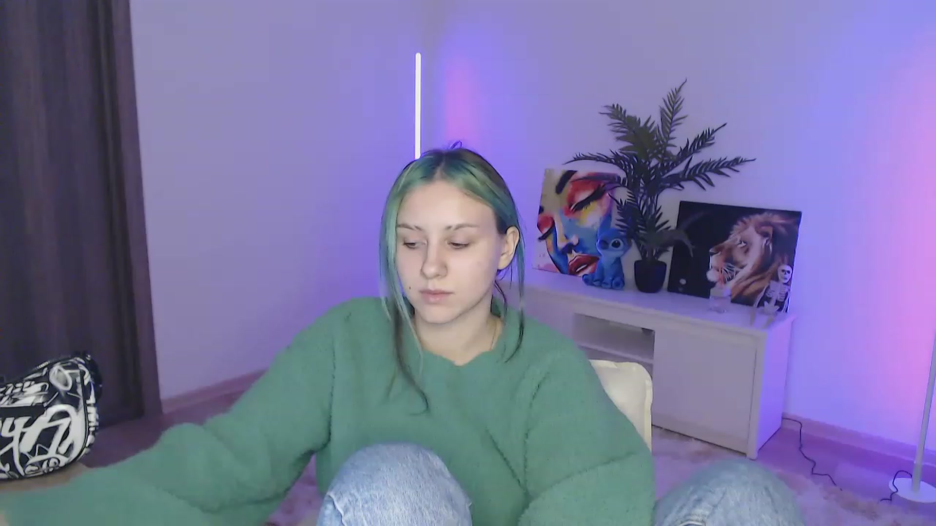 Gallery image thumbnail from MiaPhaola's myfreecams stream on, 12/27/2022, 10:18 image 2 of 20