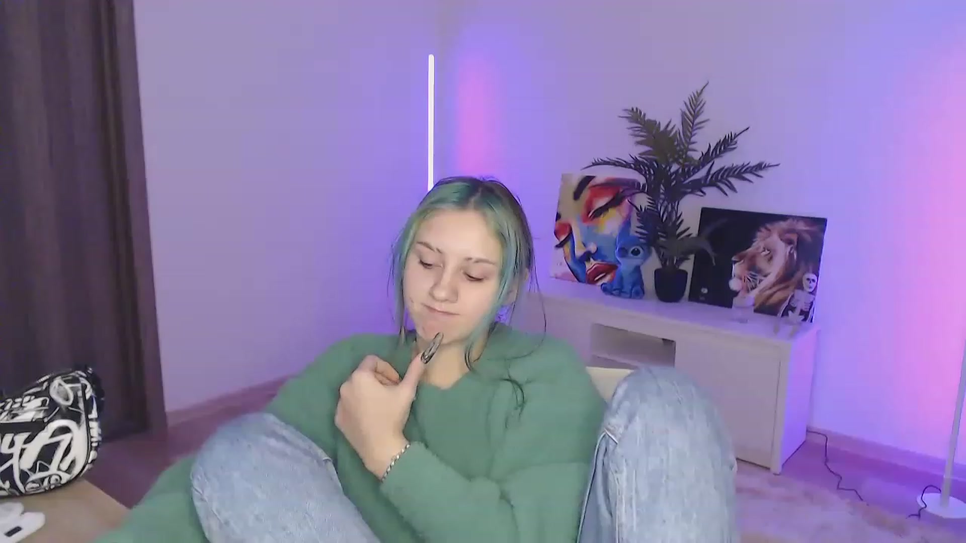 Gallery image thumbnail from MiaPhaola's myfreecams stream on, 12/27/2022, 10:18 image 10 of 20