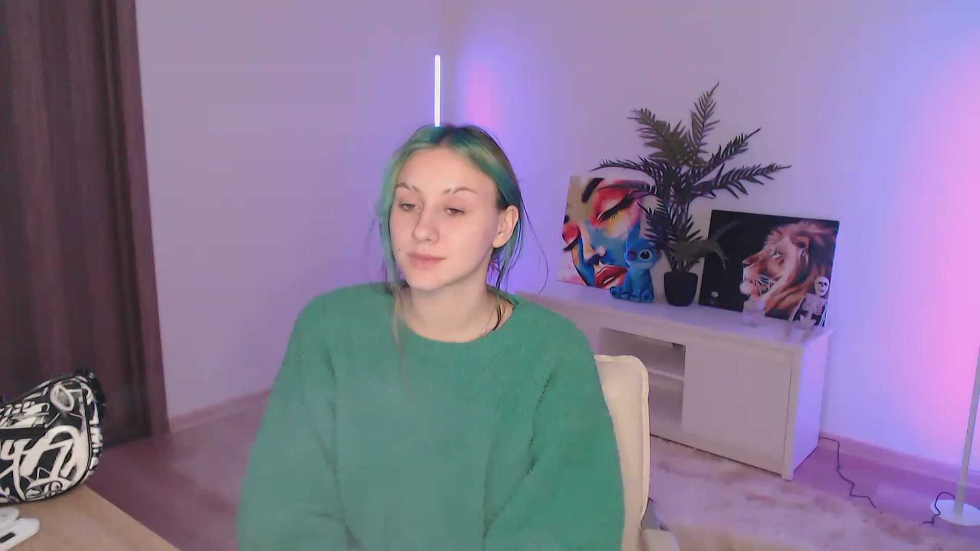 Gallery image thumbnail from MiaPhaola's myfreecams stream on, 12/27/2022, 10:18 image 12 of 20