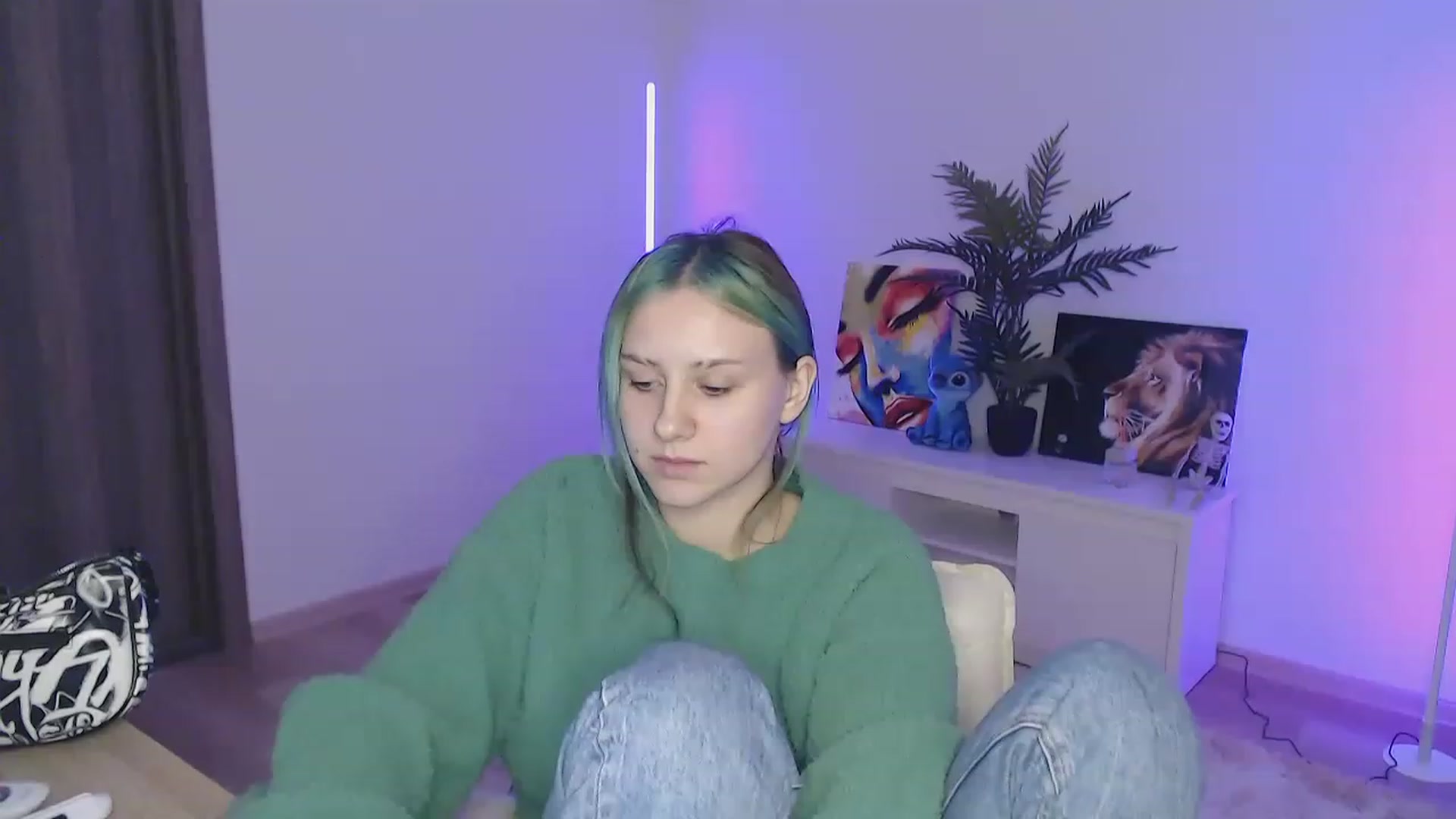 Gallery image thumbnail from MiaPhaola's myfreecams stream on, 12/27/2022, 10:18 image 1 of 20