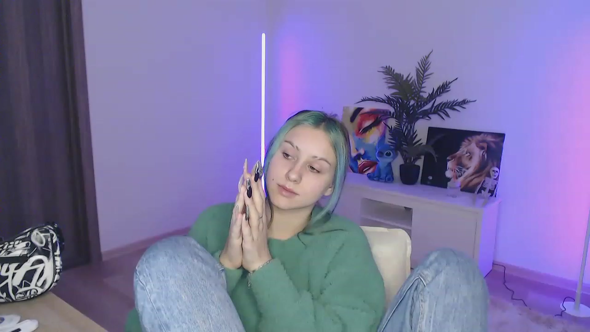 Gallery image thumbnail from MiaPhaola's myfreecams stream on, 12/27/2022, 10:18 image 3 of 20