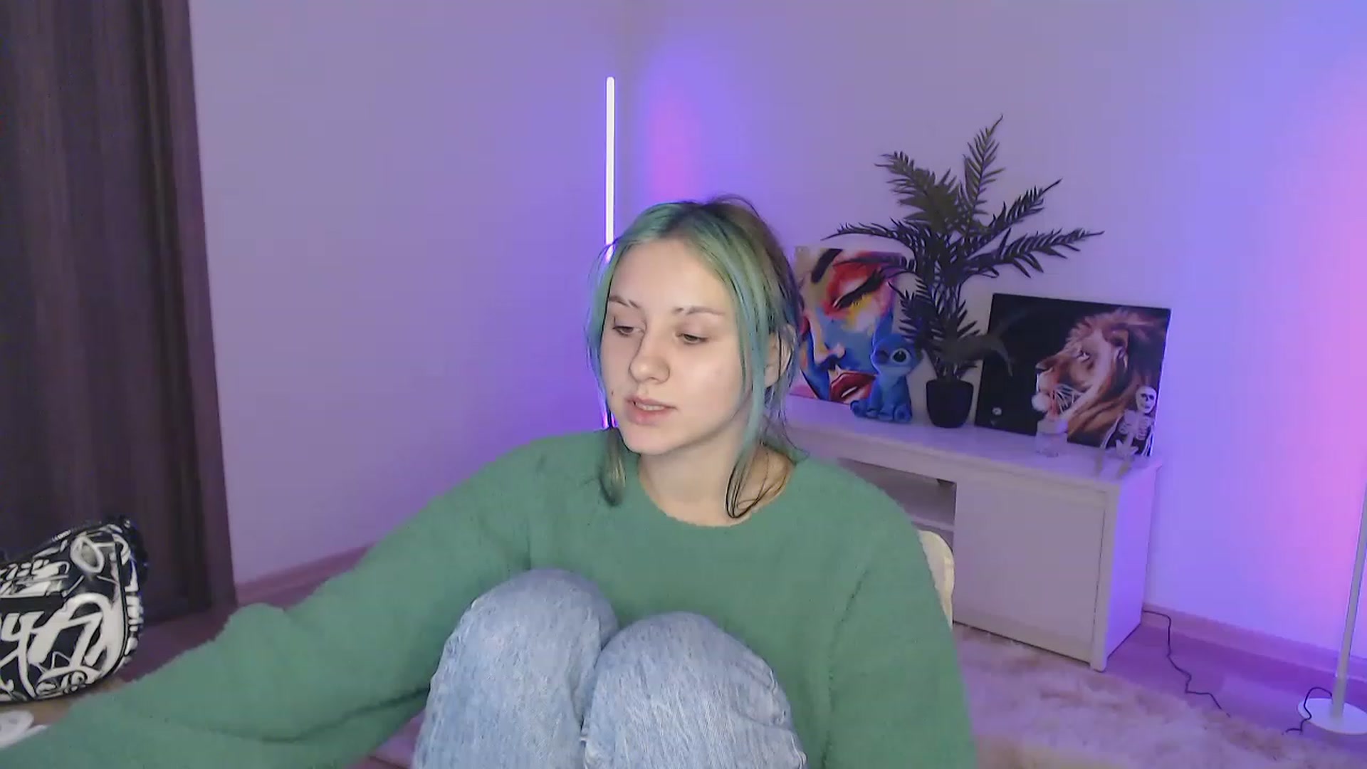 Gallery image thumbnail from MiaPhaola's myfreecams stream on, 12/27/2022, 10:18 image 7 of 20