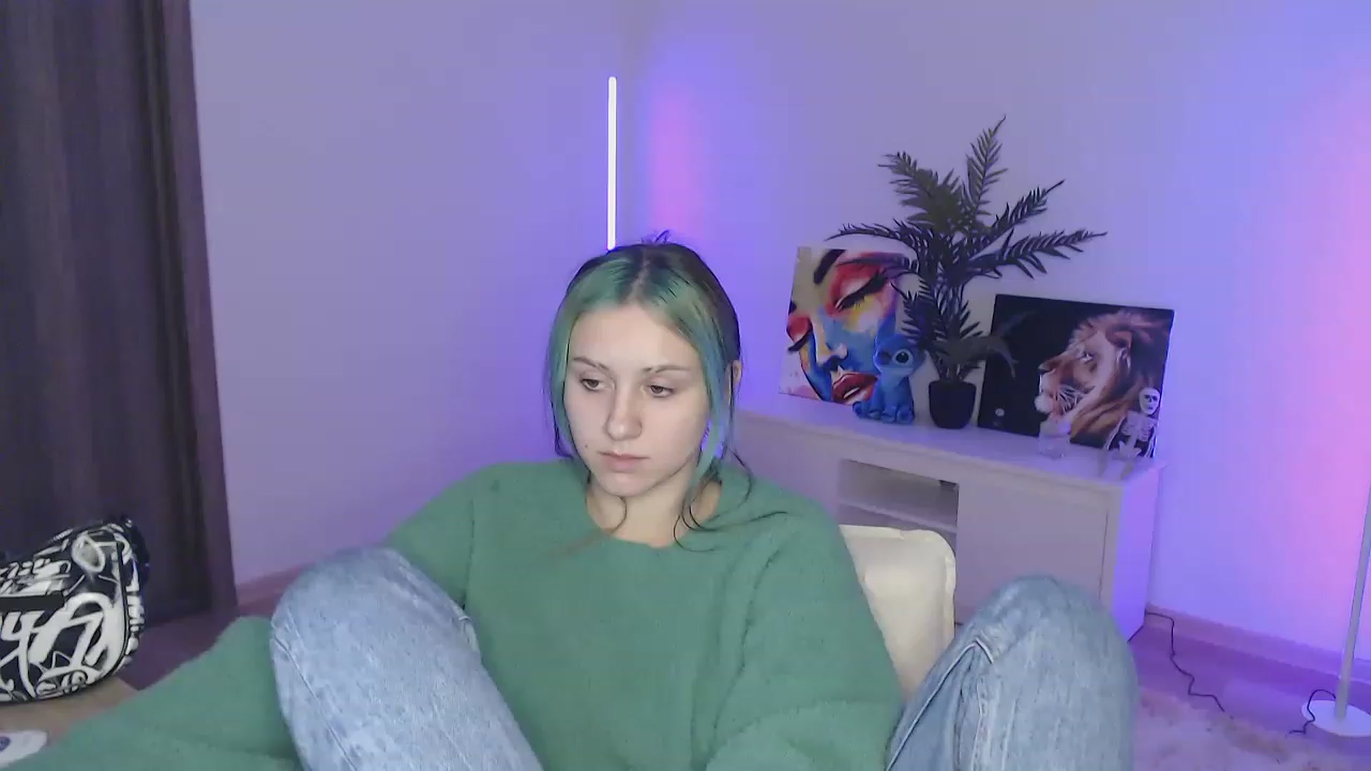 Gallery image thumbnail from MiaPhaola's myfreecams stream on, 12/27/2022, 10:18 image 5 of 20