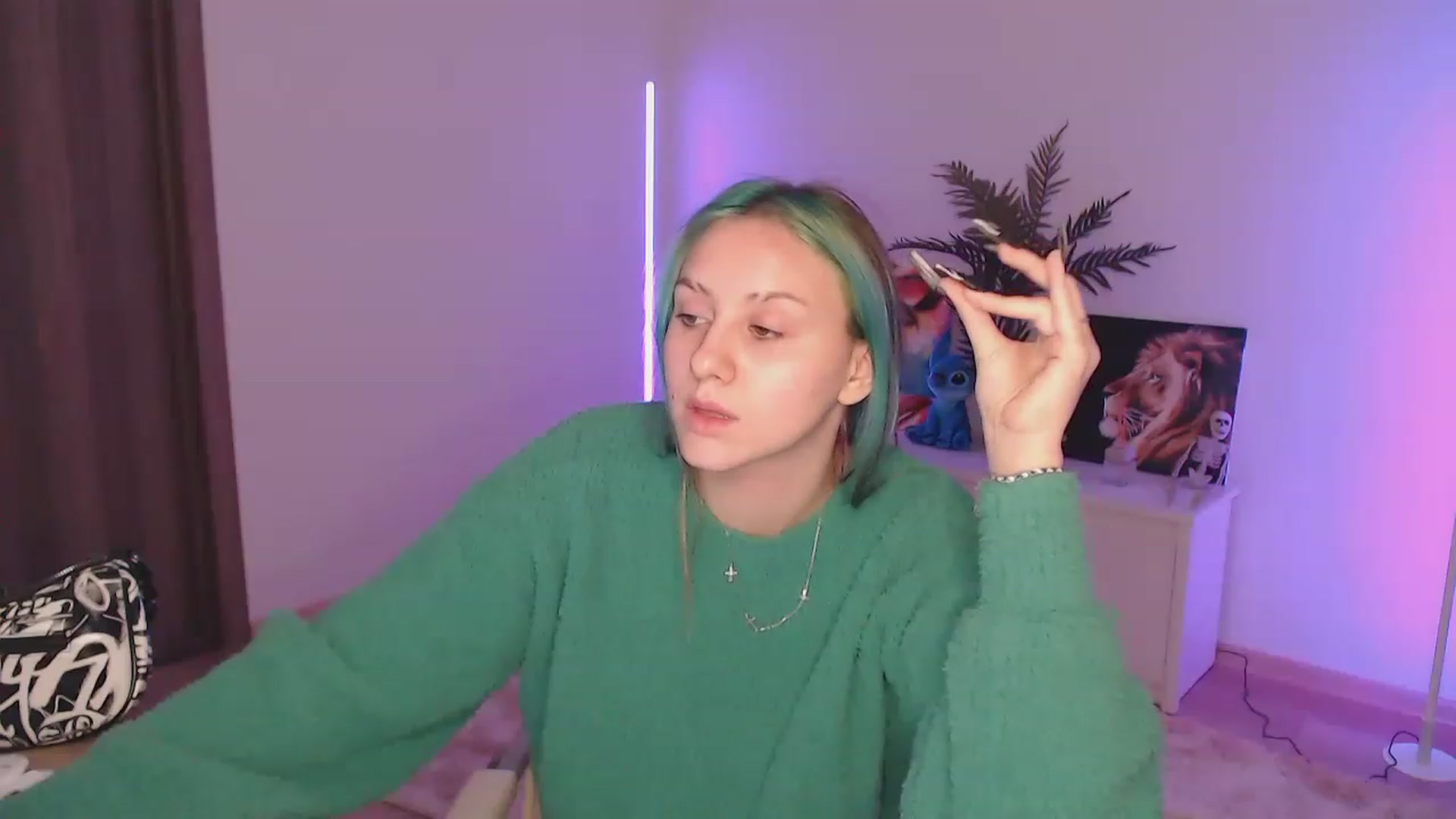 Gallery image thumbnail from MiaPhaola's myfreecams stream on, 12/27/2022, 10:18 image 16 of 20