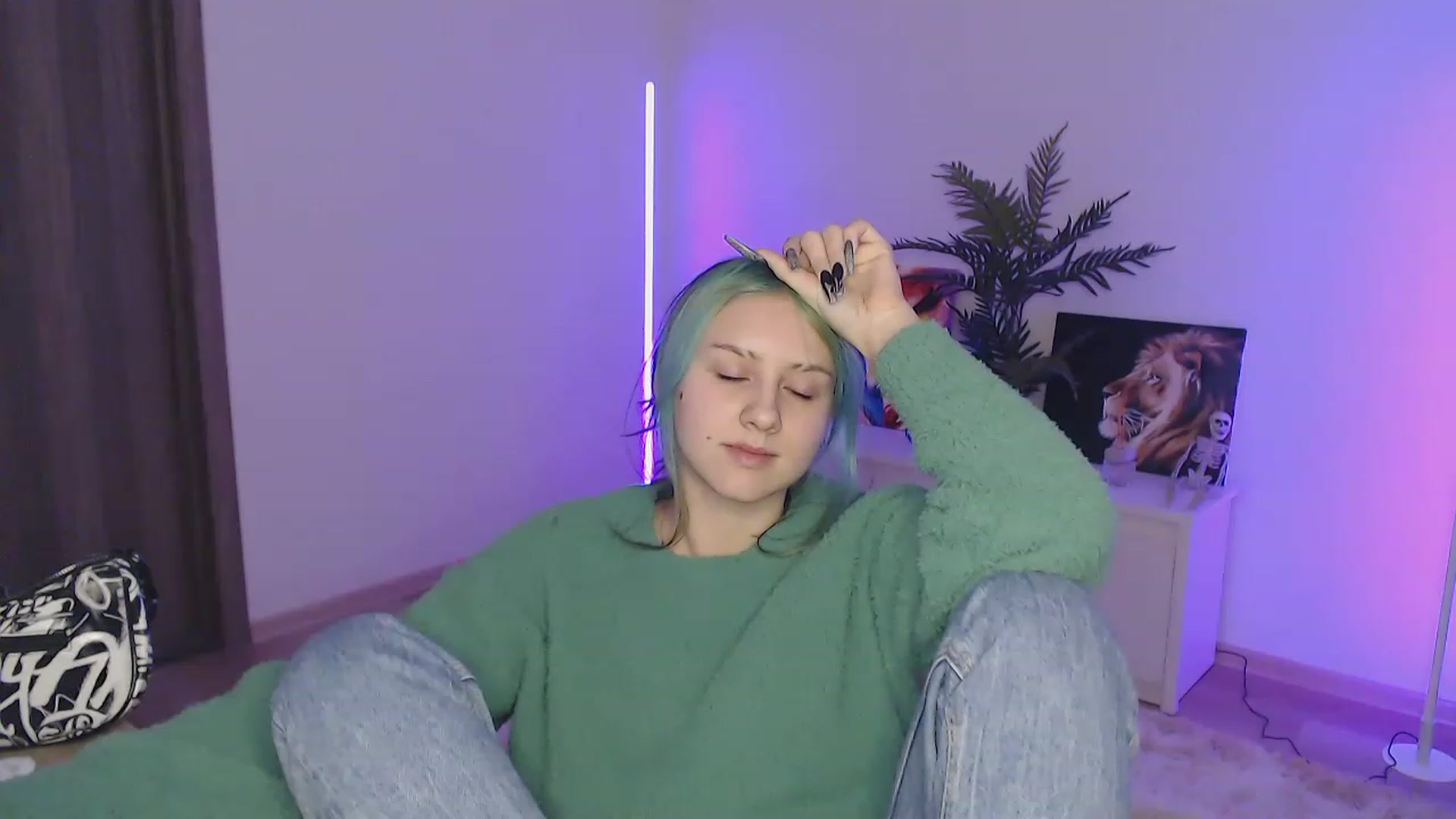 Gallery image thumbnail from MiaPhaola's myfreecams stream on, 12/27/2022, 10:18 image 8 of 20