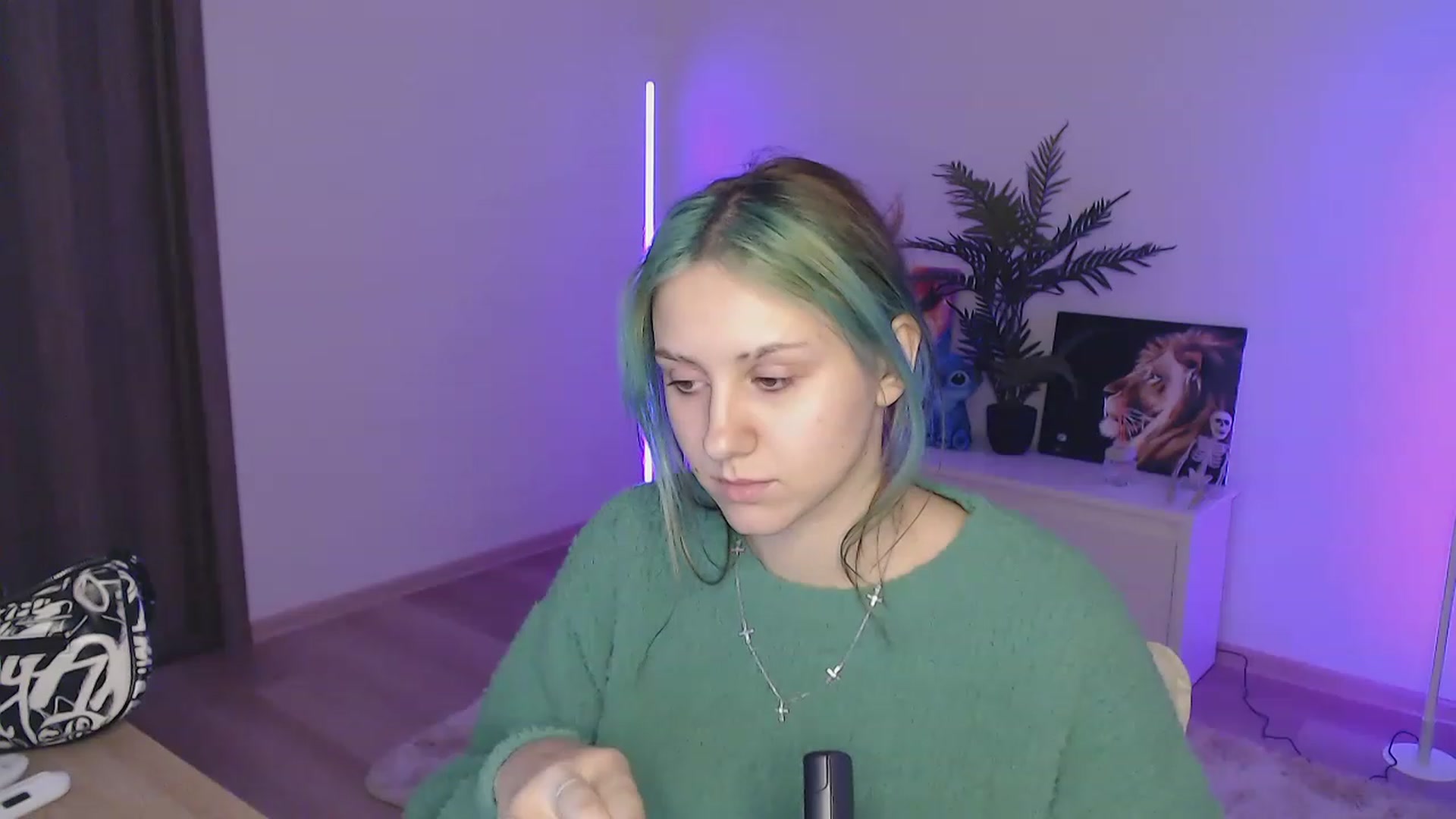 Gallery image thumbnail from MiaPhaola's myfreecams stream on, 12/27/2022, 11:05 image 1 of 20