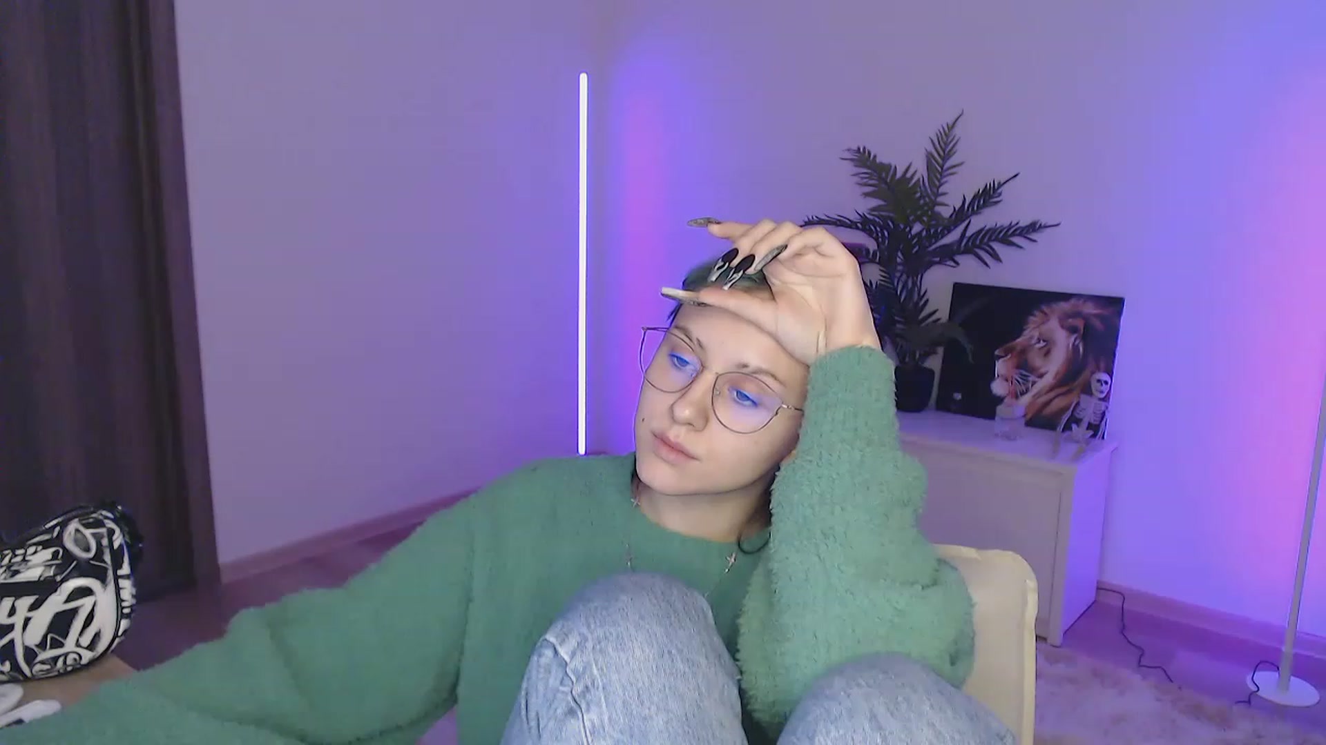 Gallery image thumbnail from MiaPhaola's myfreecams stream on, 12/27/2022, 11:05 image 18 of 20